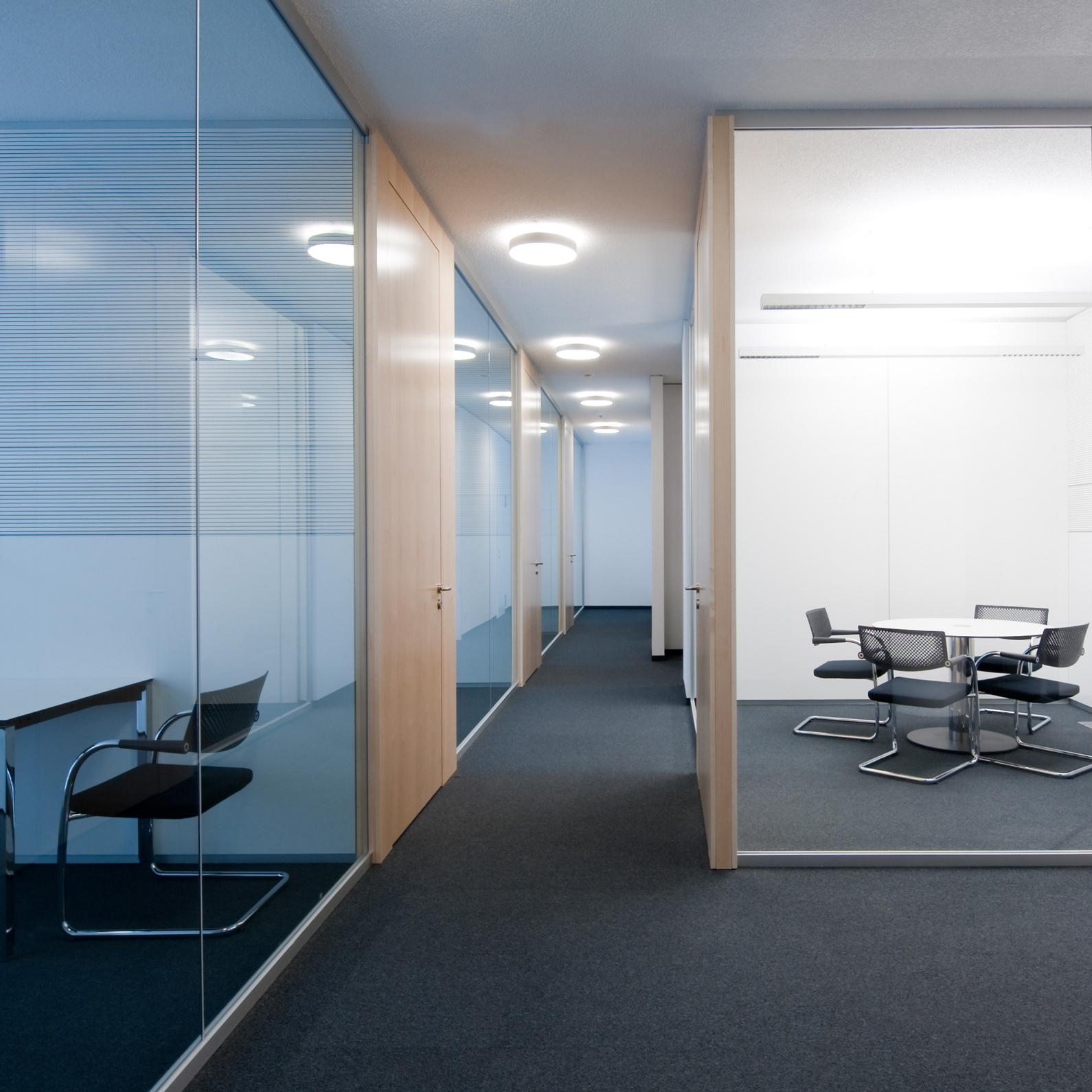 Display product System 3400 from manufacturer Strähle