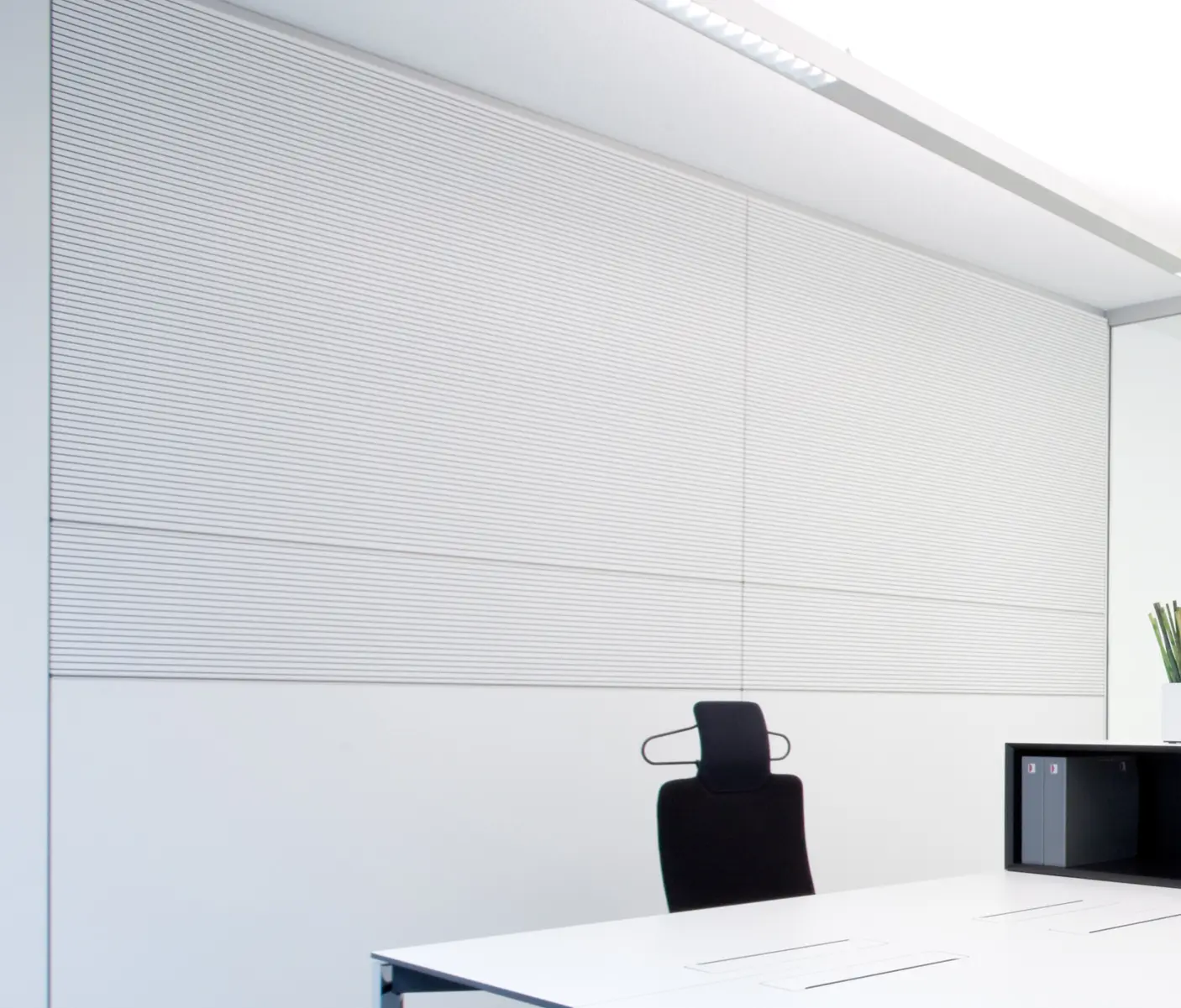 Strähle - System 7000 Integrated partition wall absorber