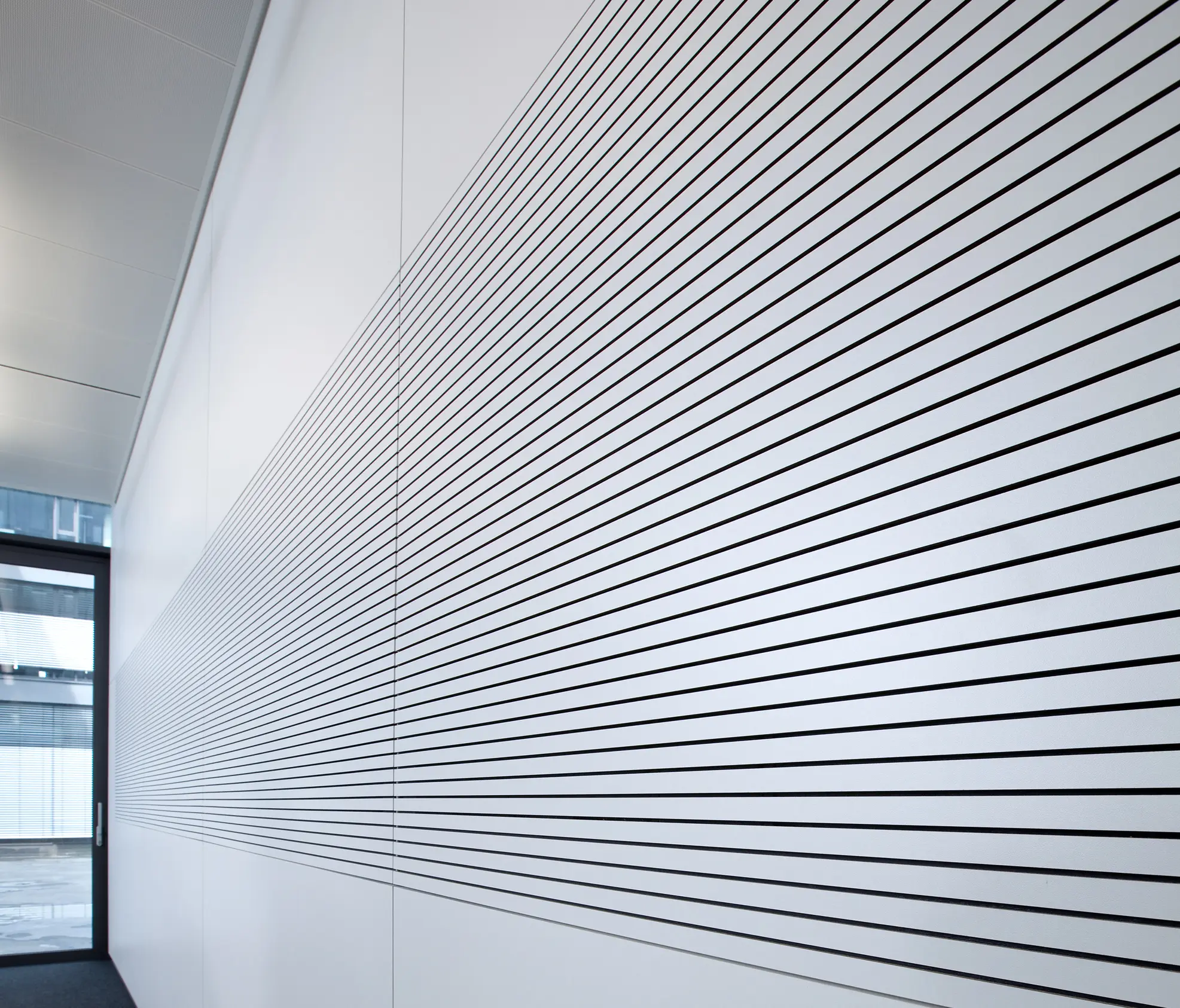 gallery-slide-0