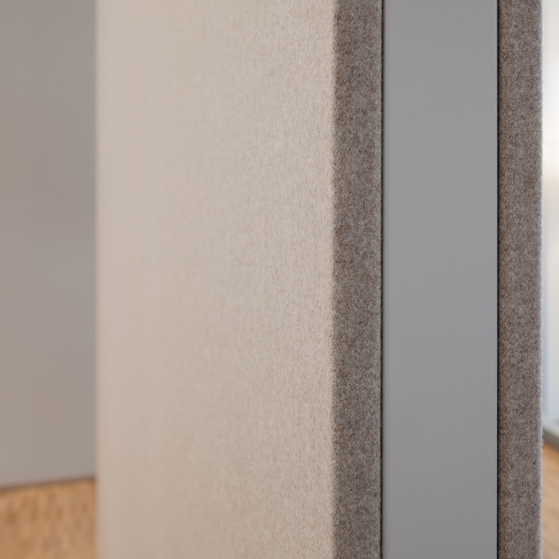 Vertoon produk 7200 Free-standing absorber van vervaardiger Strähle