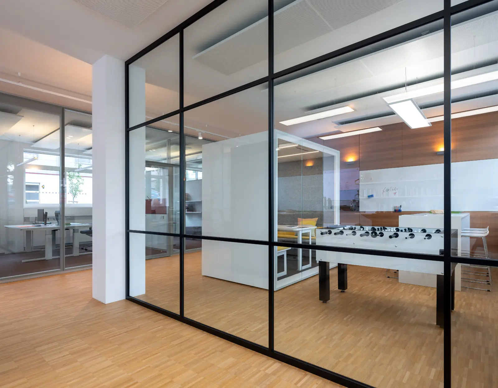 Strahle SYSTEM 3400_PLUS – a fine Wall partition systems by the hands o ...