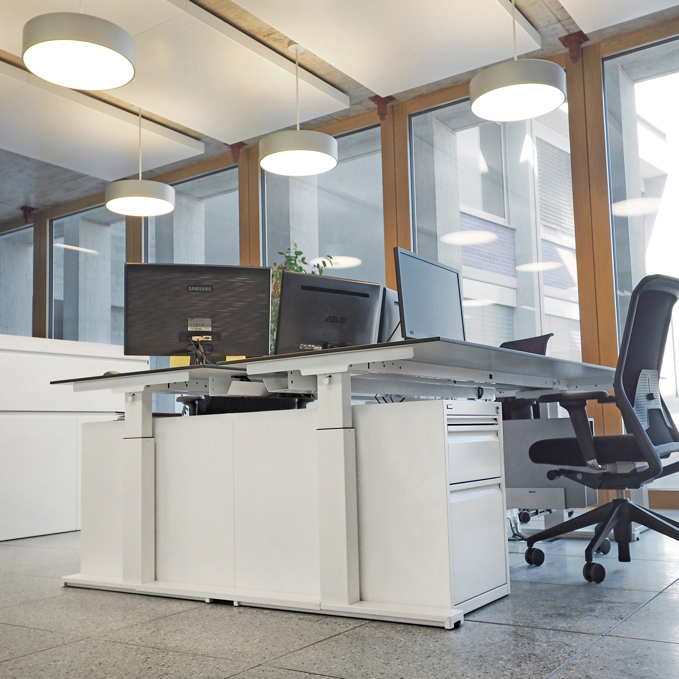 Mostrar el producto Electric table del fabricante SARA