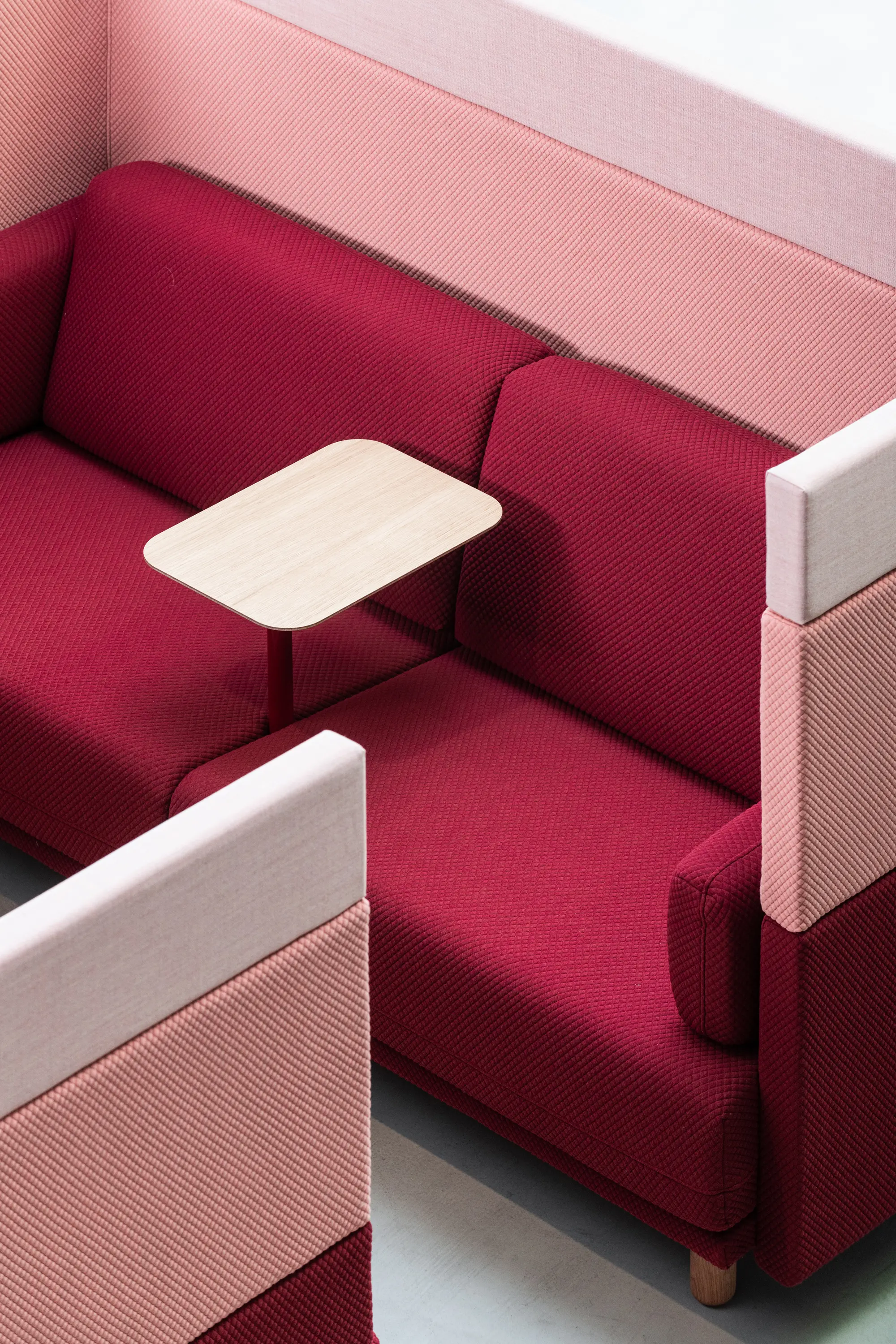 De Vorm - Arnhem Loveseat 94