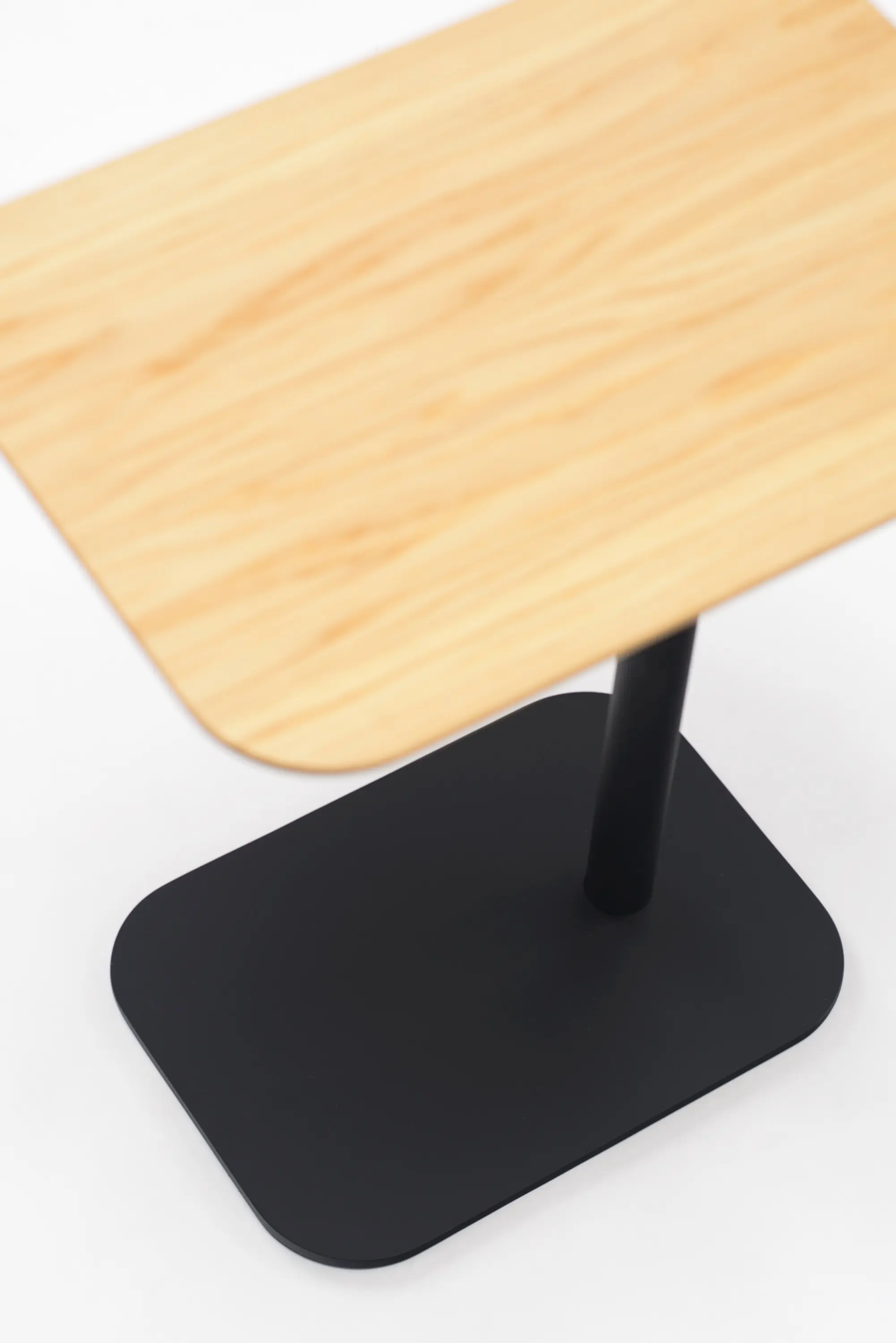 De Vorm - MG 1 Side Table