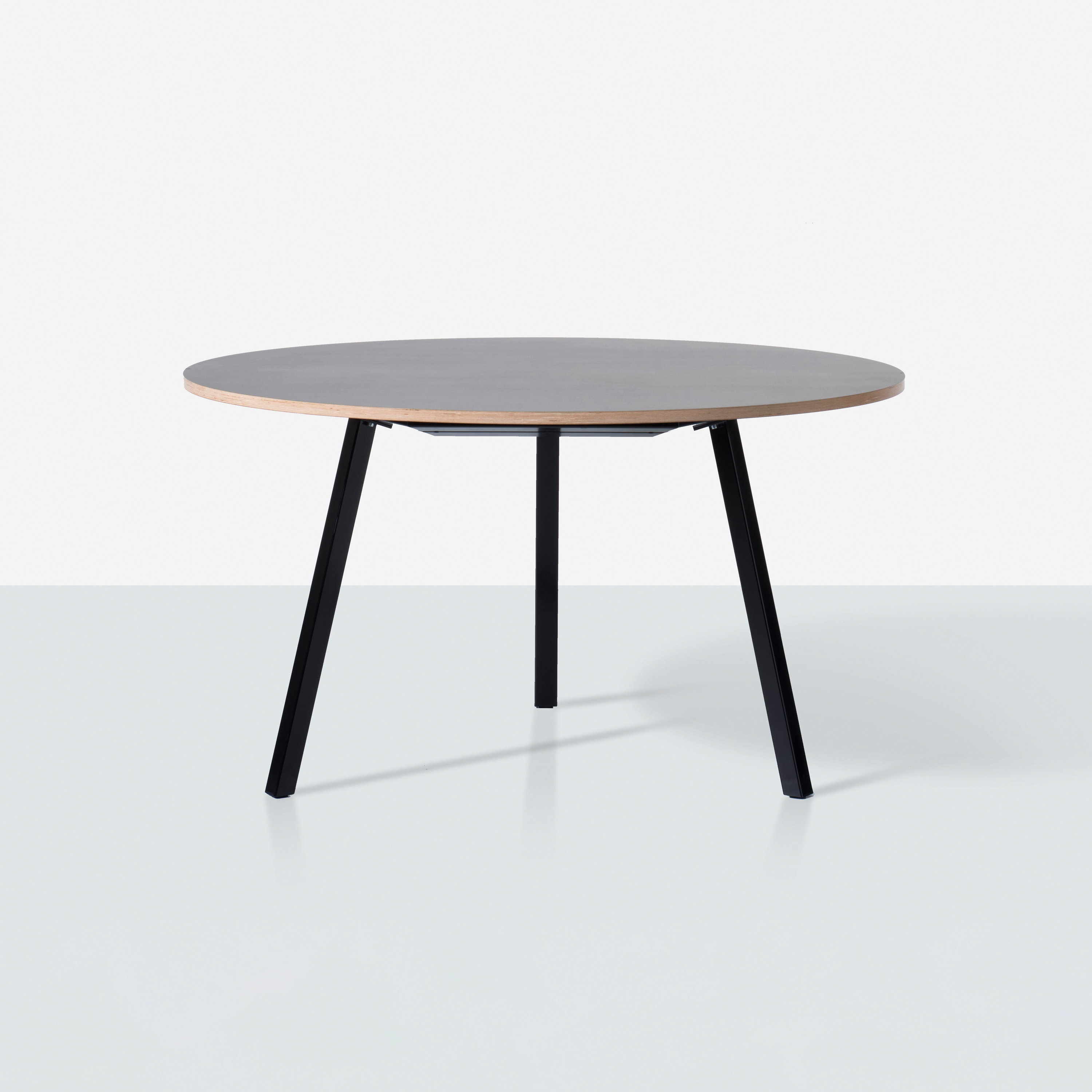Display product Big Round 95 Modular Table System from manufacturer De Vorm