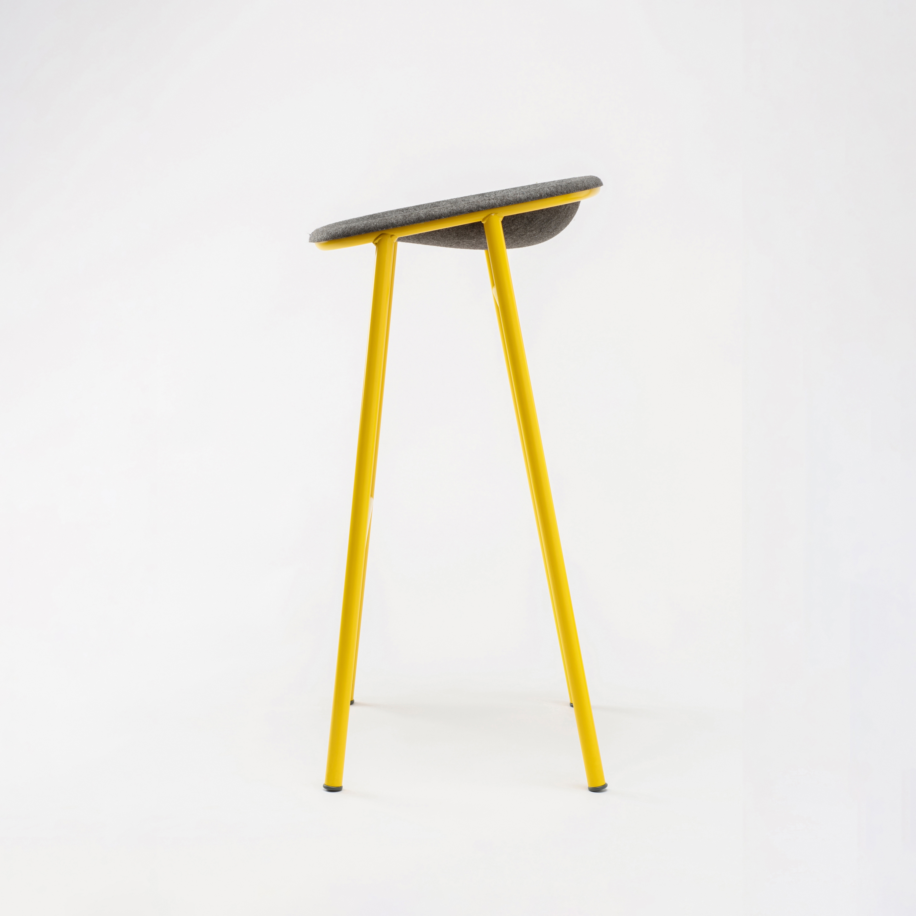 Display product LJ 3 PET Felt Bar Stool from manufacturer De Vorm