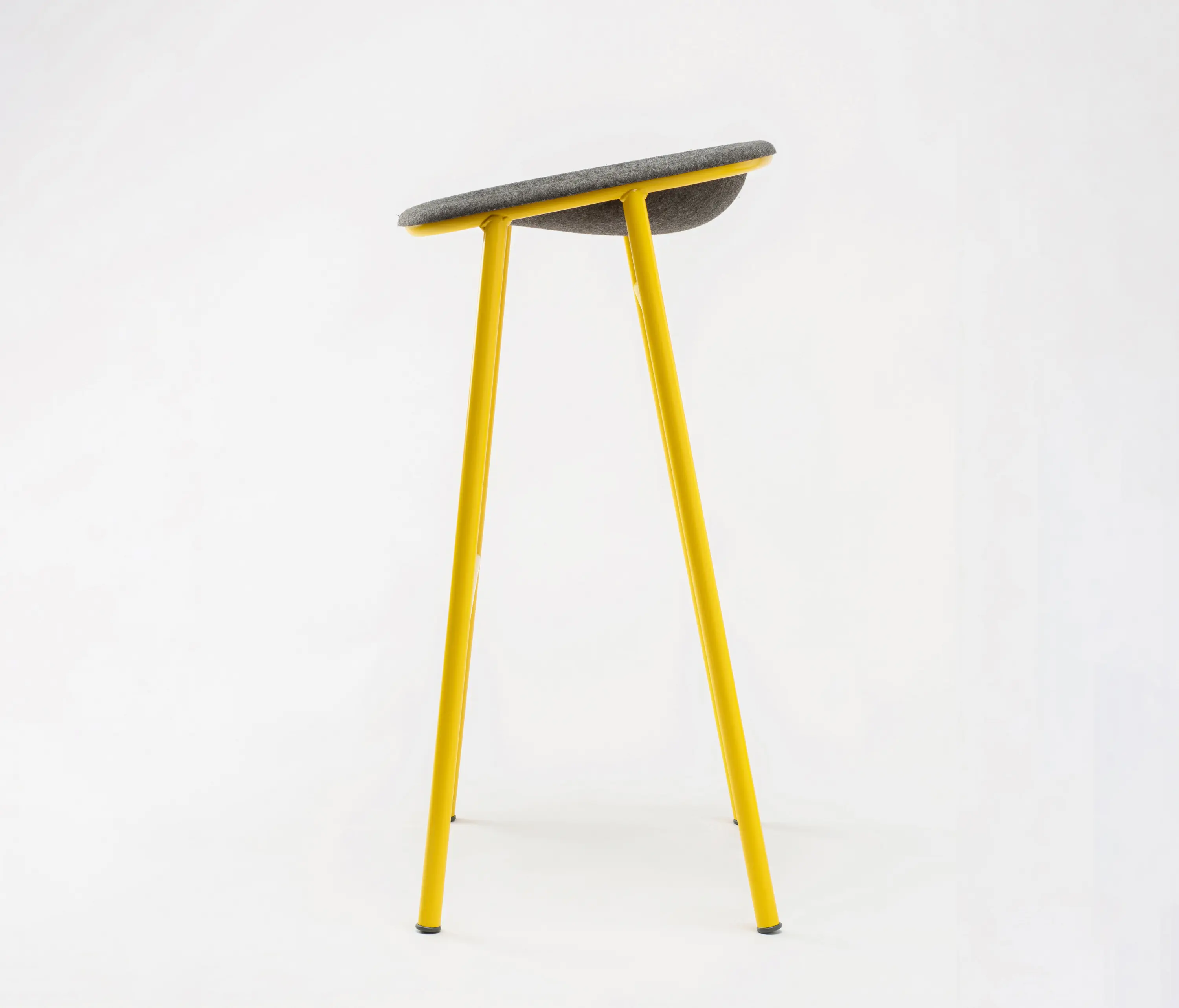 De Vorm - LJ 3 PET Felt Bar Stool