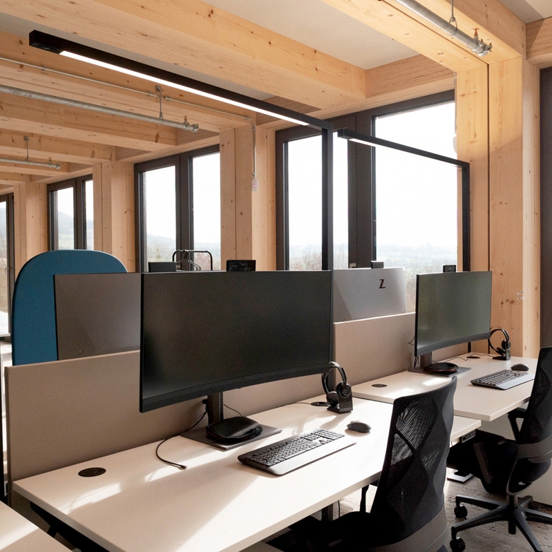 FREE-STANDING LUMINAIRES
