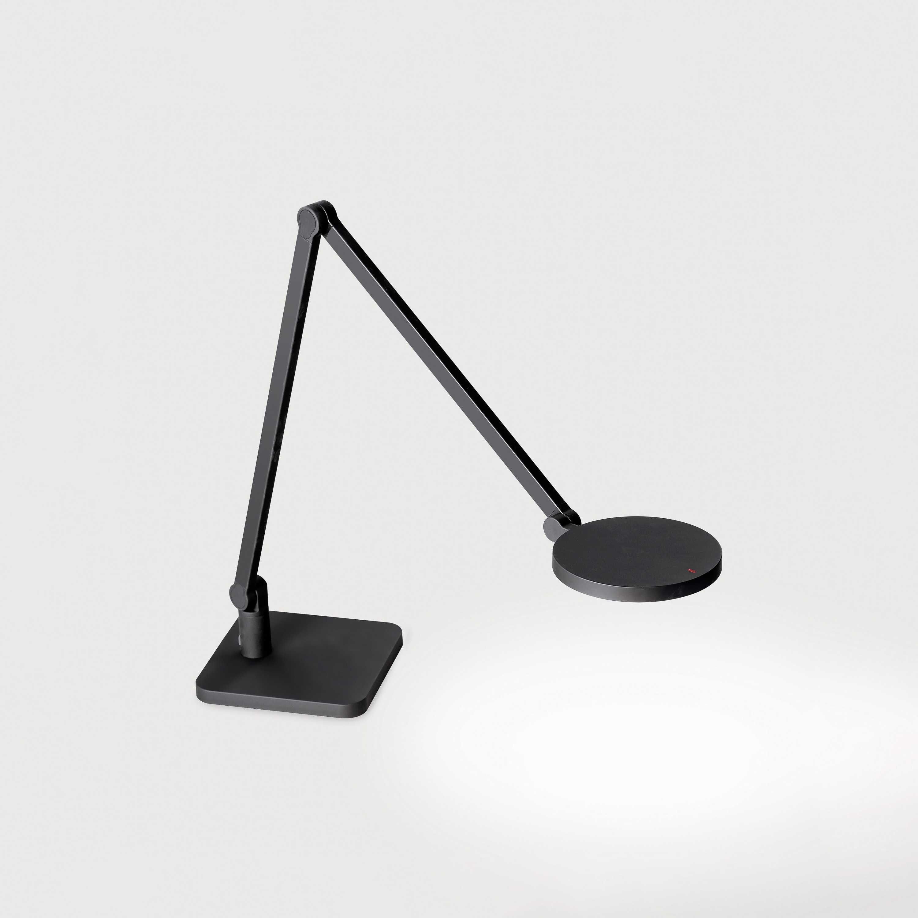 Afficher le produit Lucille T1 | Table du fabricant Lightnet