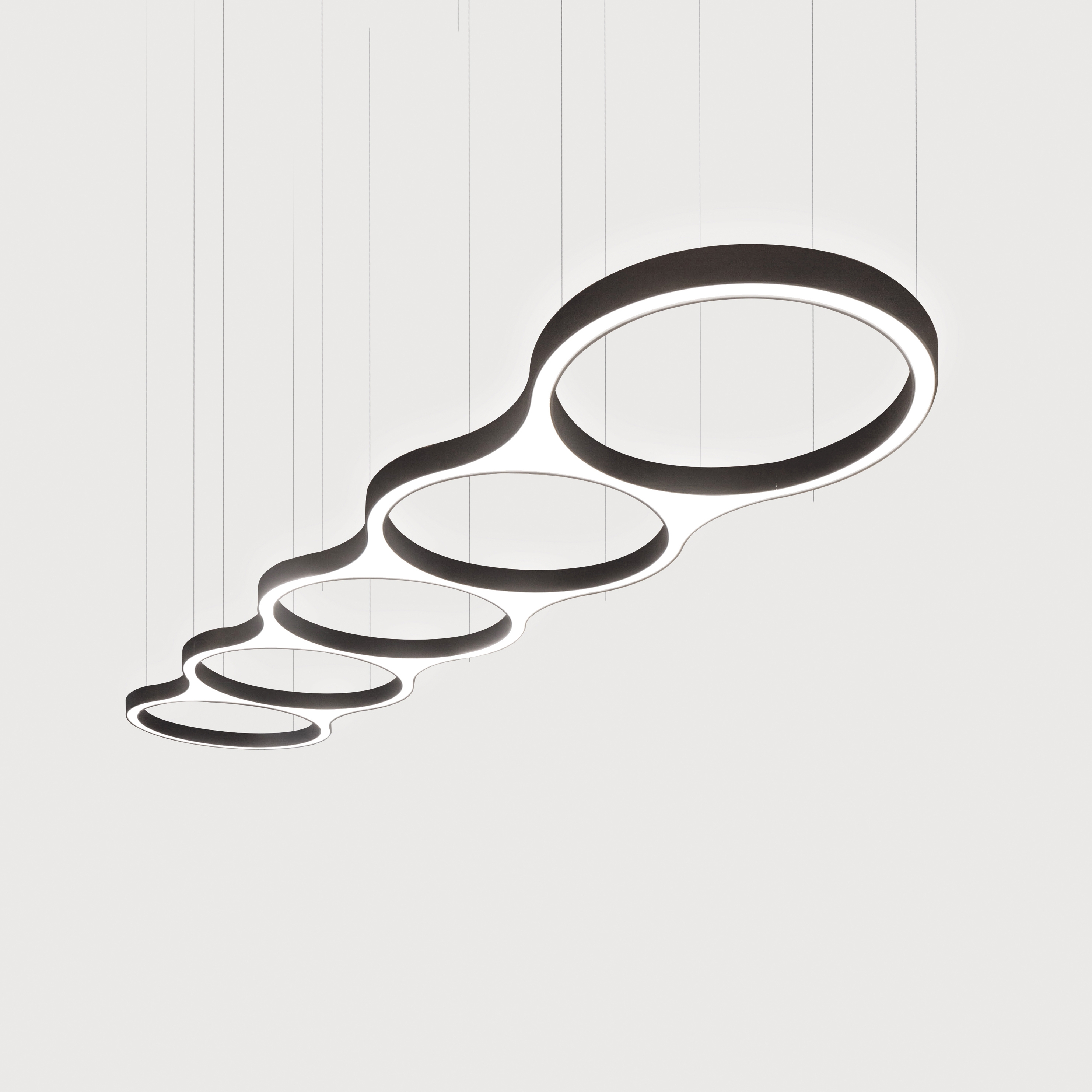 Display product Ringo Star Chain G3/P3 | Suspended from manufacturer Lightnet