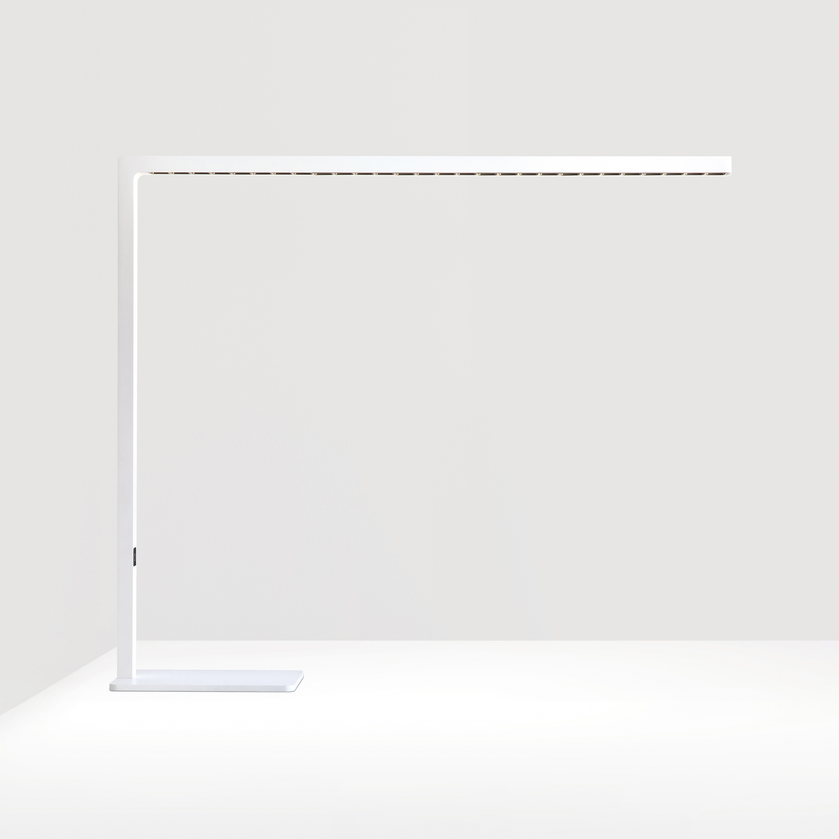 Display product Liquid Line TX | System 40mm Table Asymmetric from manufacturer Lightnet