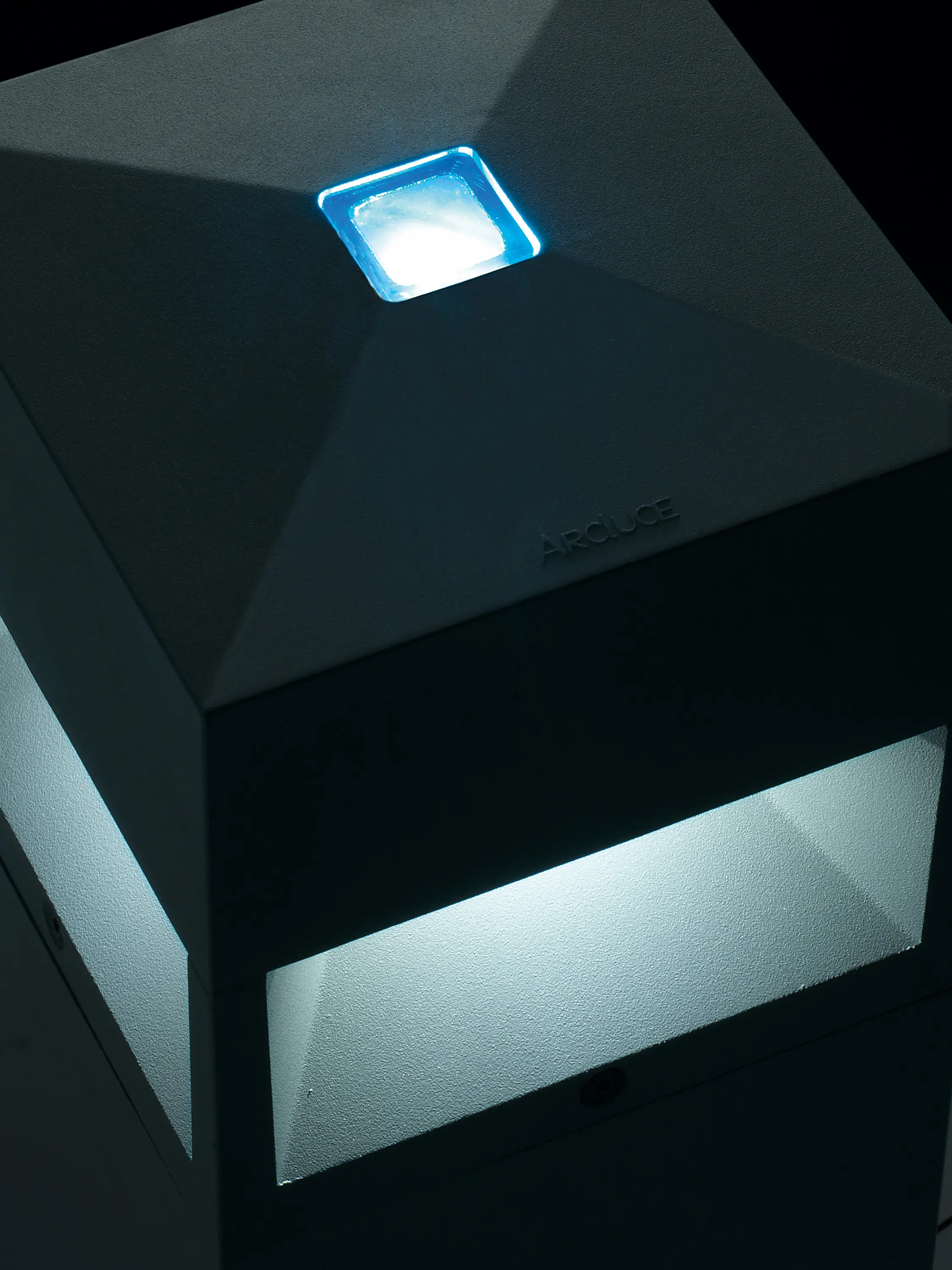 Arcluce - Kubix 180 triemissione