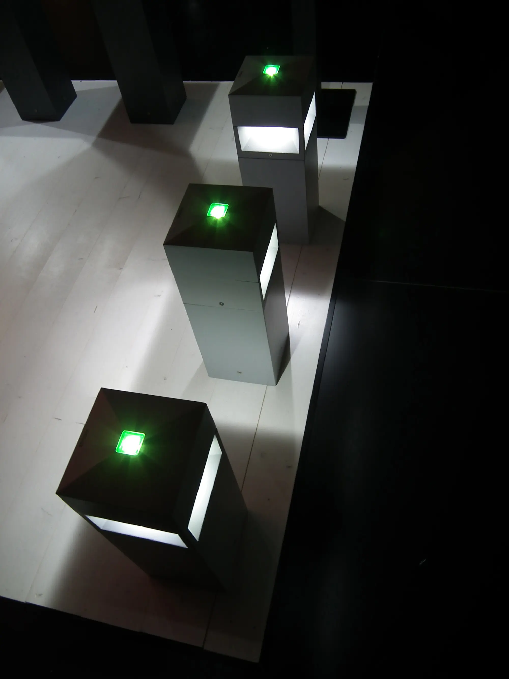 Arcluce - Kubix 180 radial illumination - with decorative glass