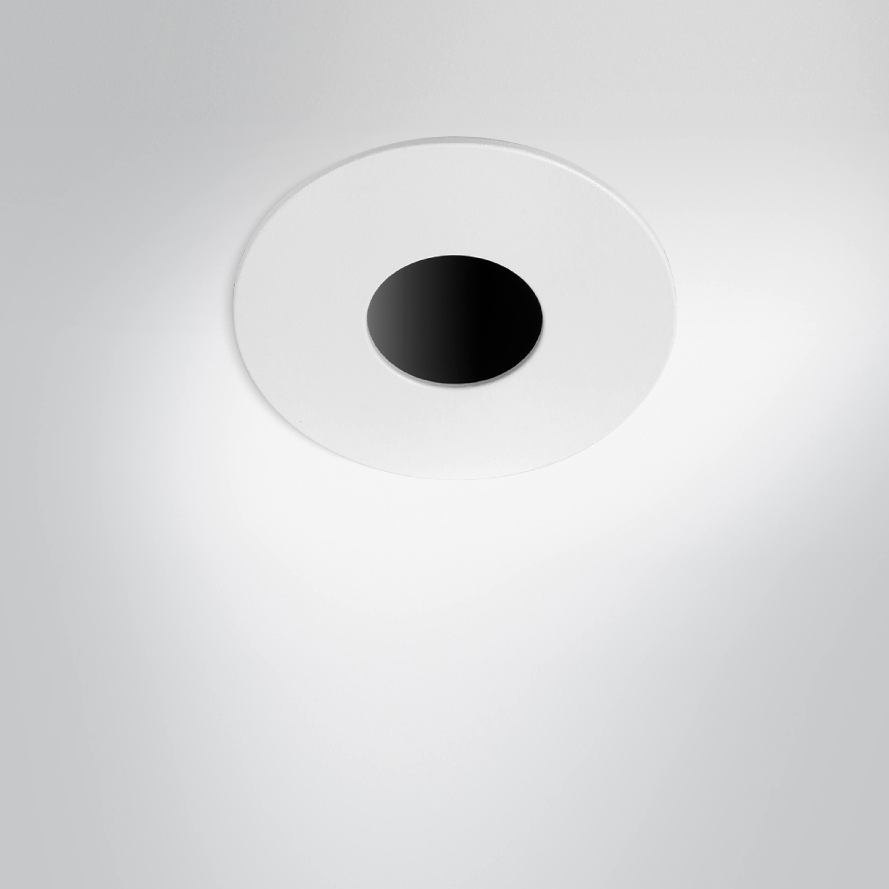 Mostra il prodotto DiMilano 100 | round pinhole symmetrical del produttore Arcluce