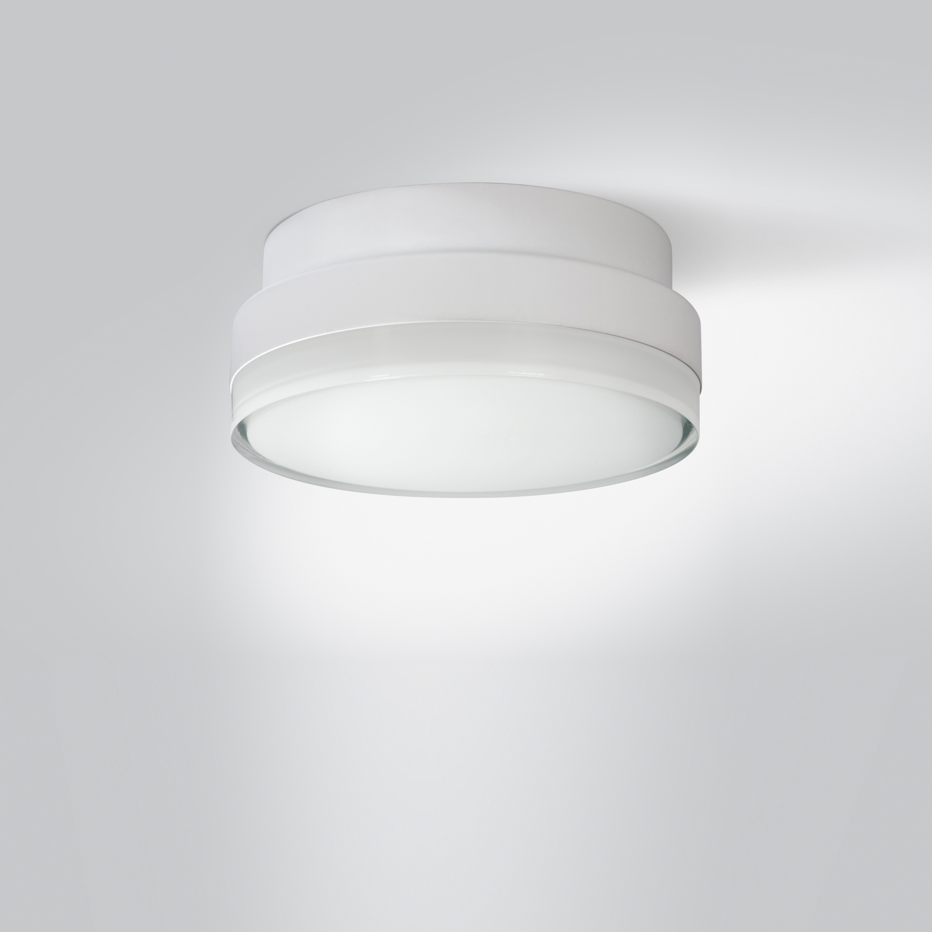 Dot 210 | white