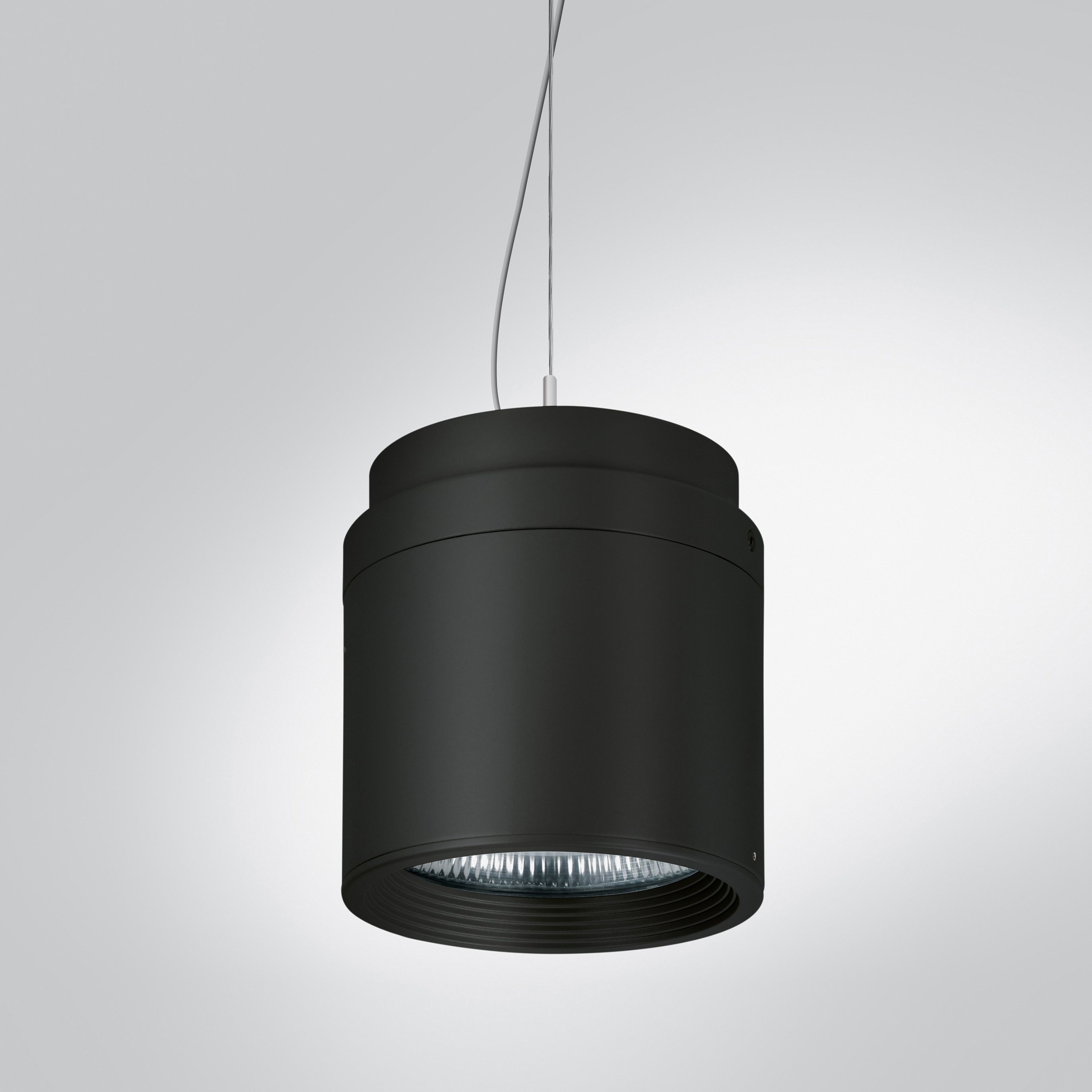Intis 210 suspension | black