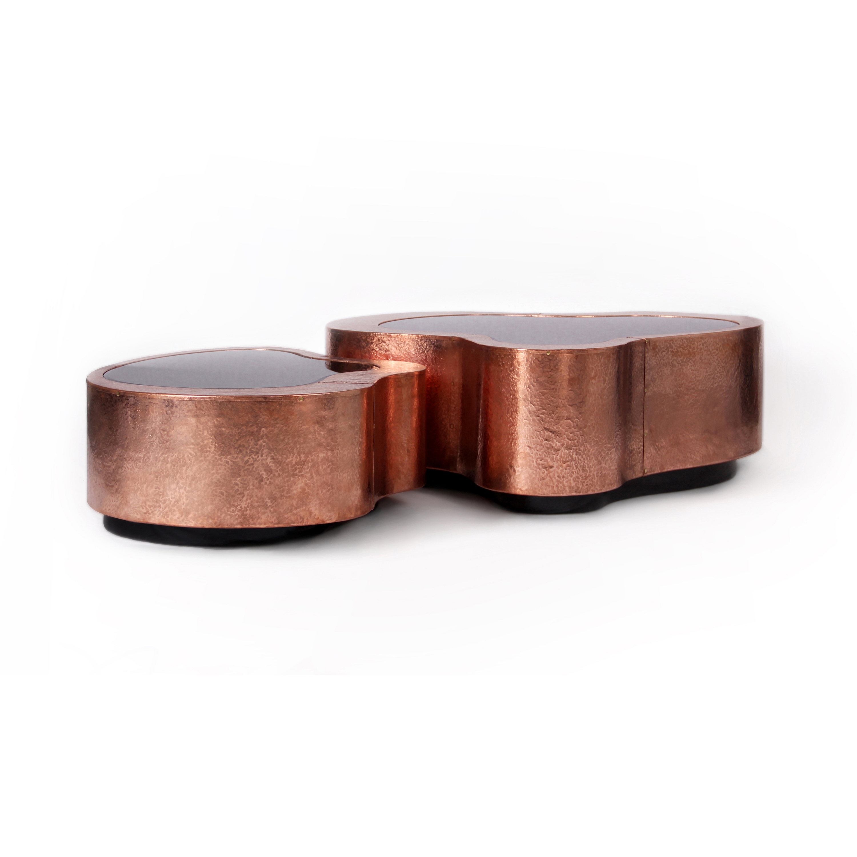 Display product Wave center table from manufacturer Boca do lobo
