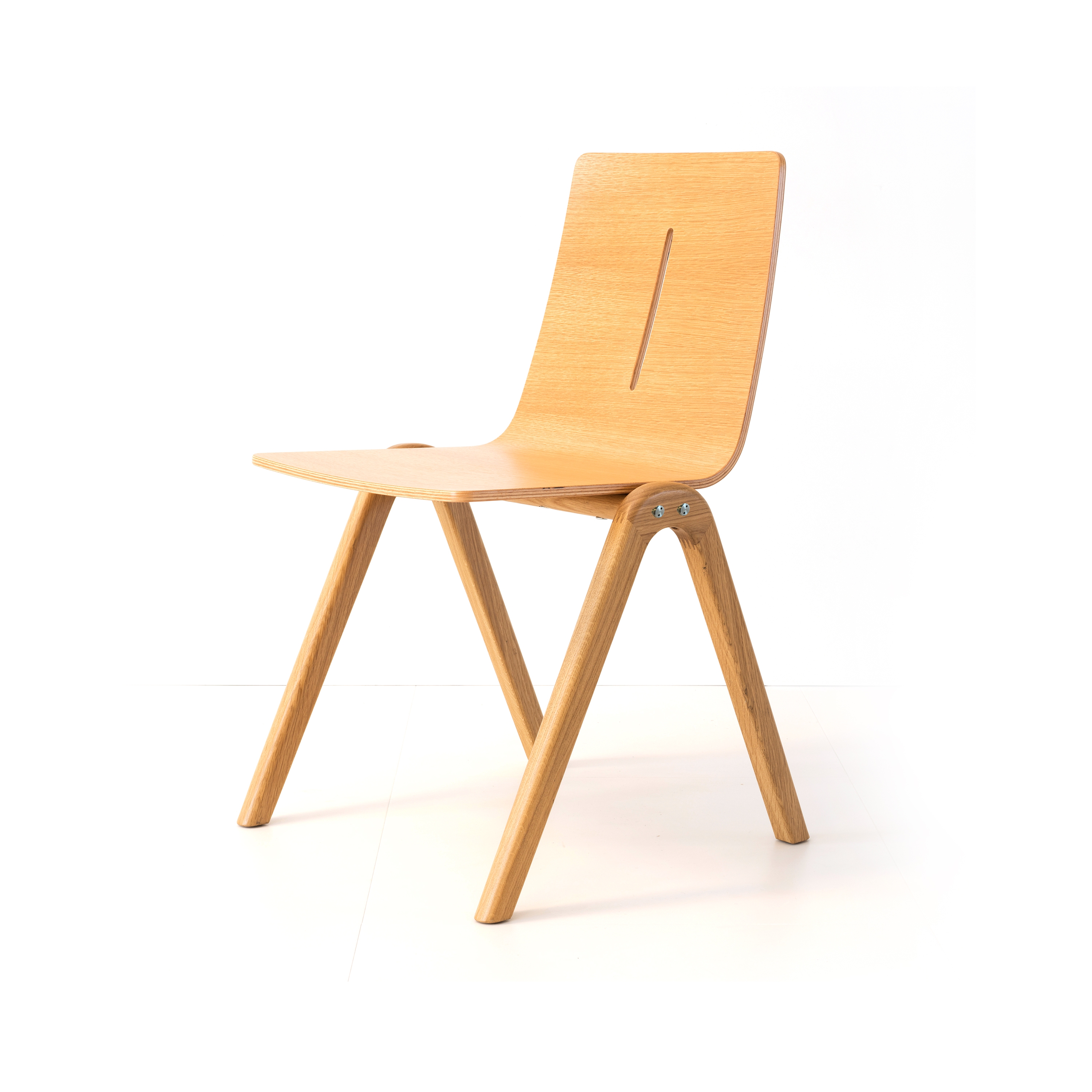 Mostra il prodotto Cross A line Chair del produttore dutchglobe