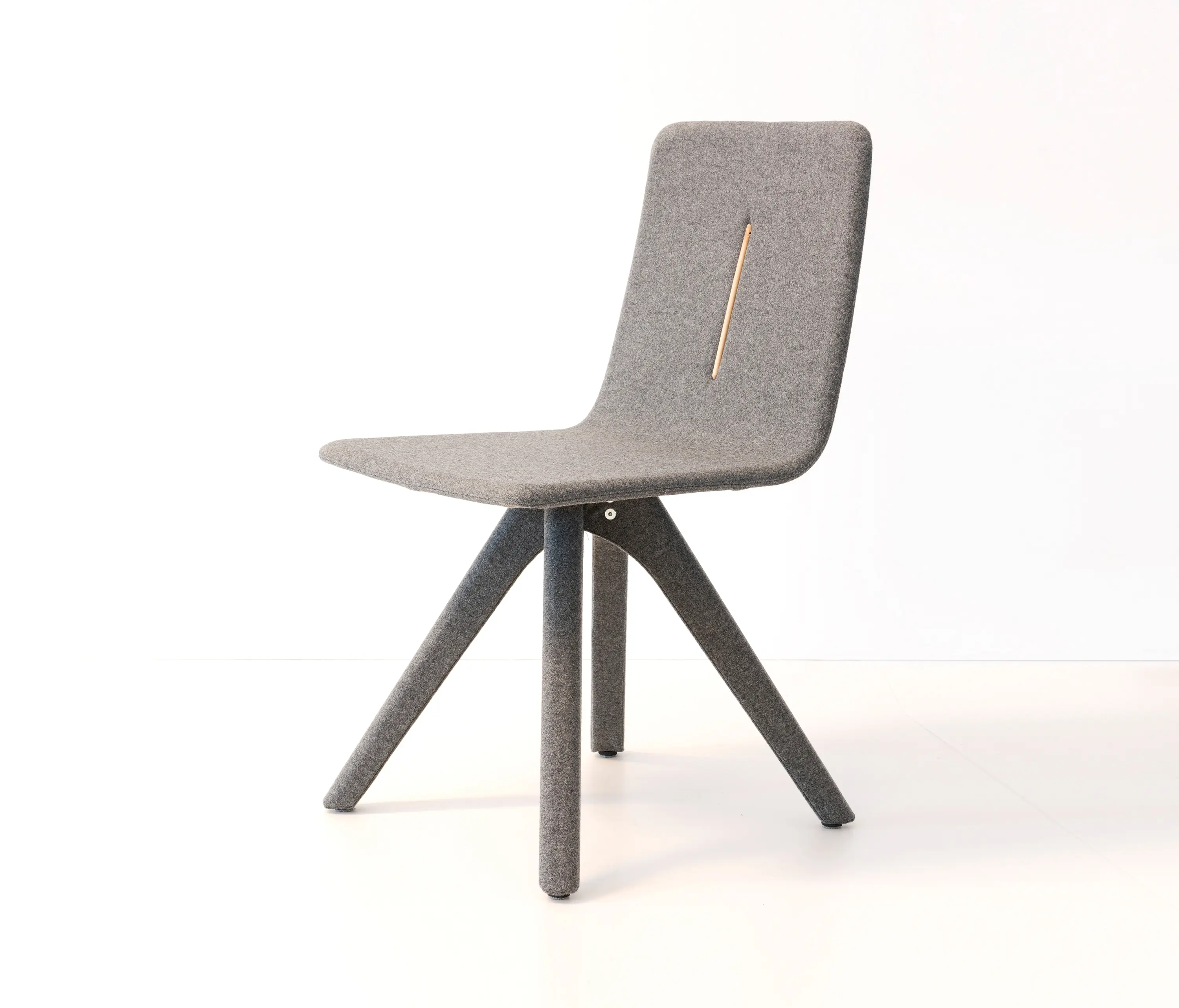 dutchglobe - Cross Solid Chair