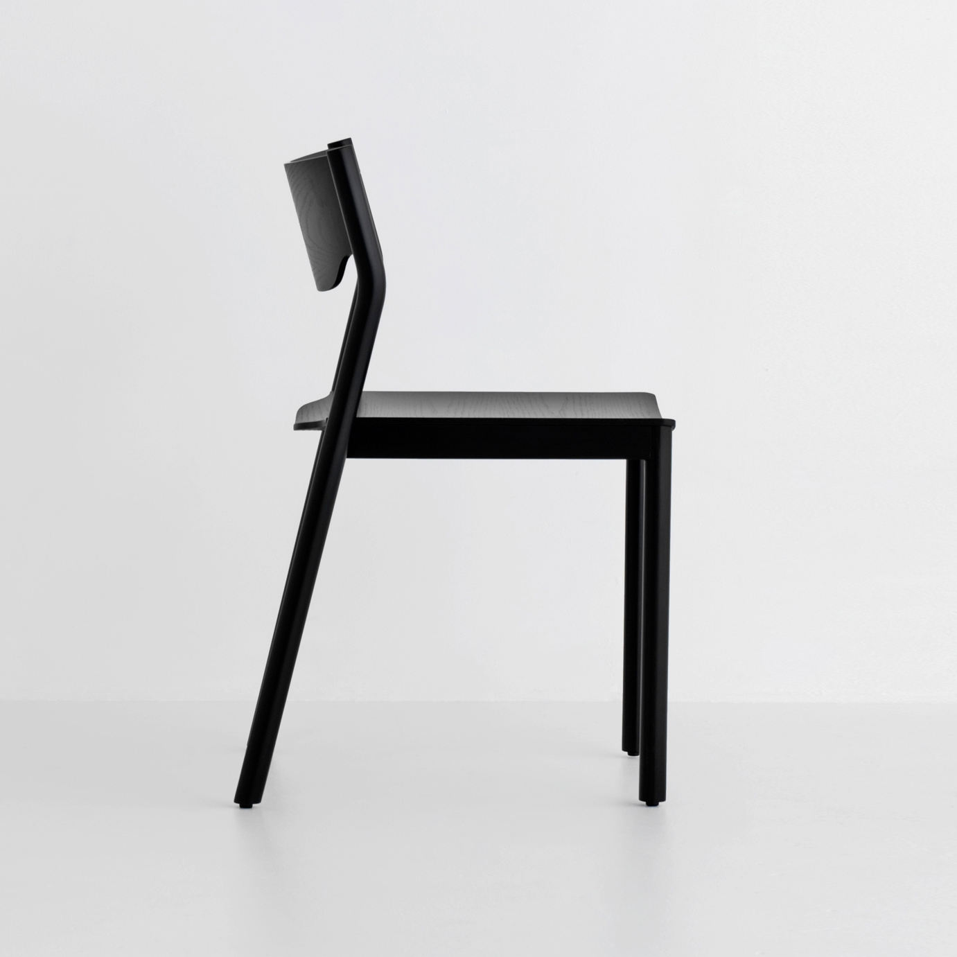 Afficher le produit Tangerine Chair - Black du fabricant Resident