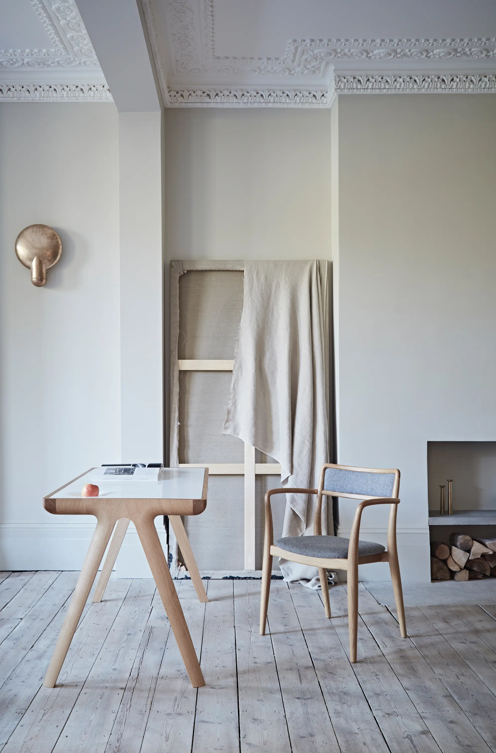 Dare Studio - Maya Desk