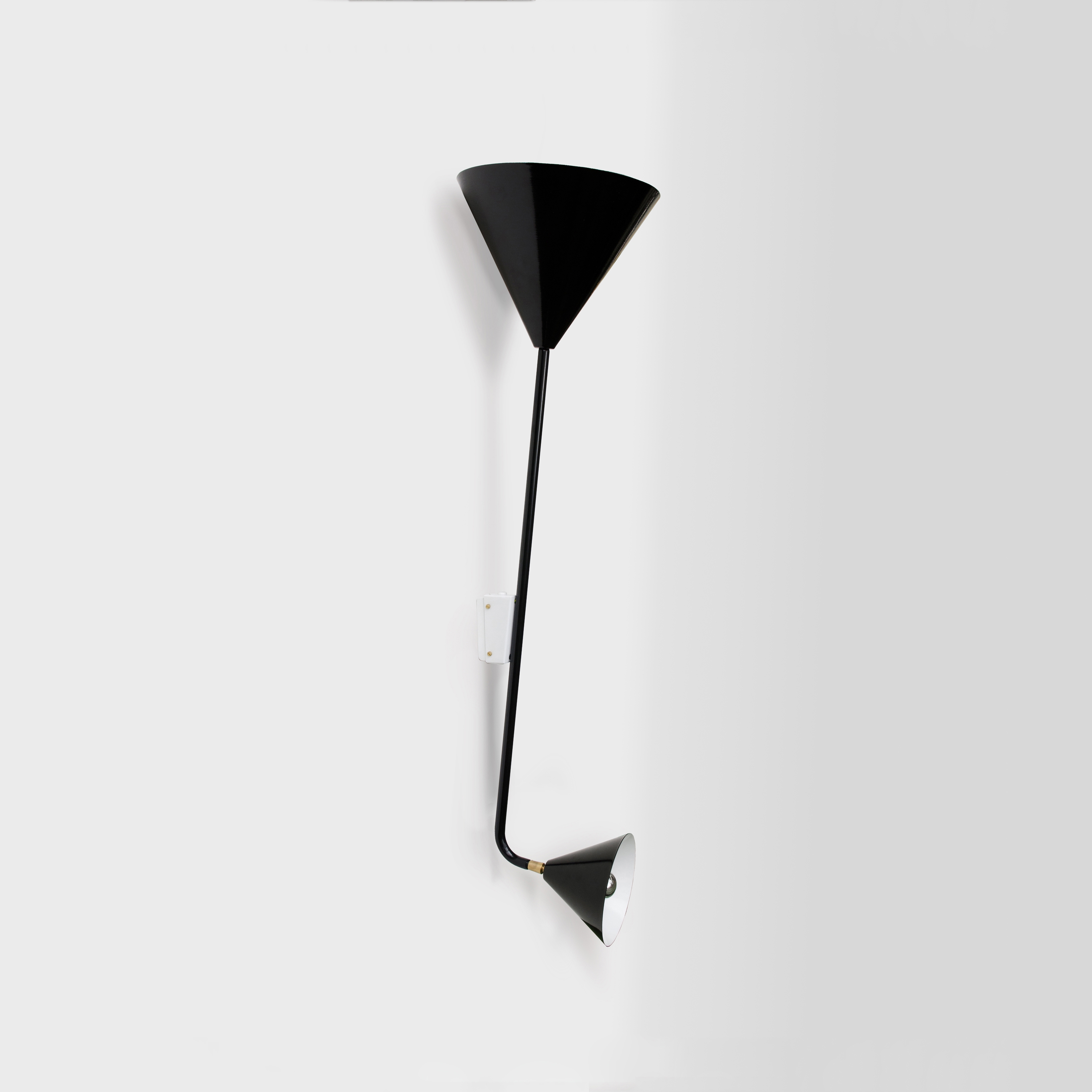 Mostra il prodotto 2 Cones Wall light del produttore Atelier Areti