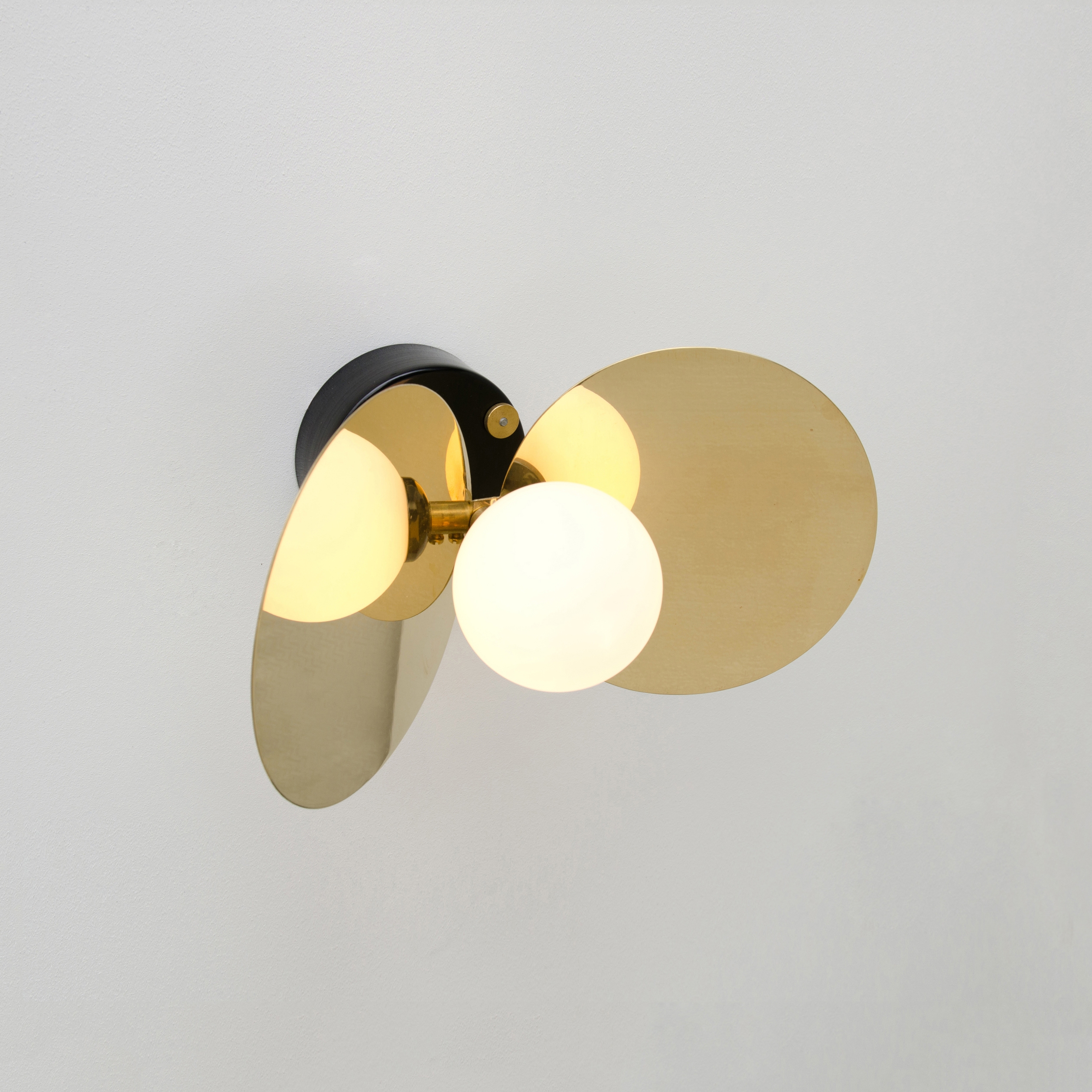 Mostra il prodotto Ilios Wall Lamp del produttore Atelier Areti