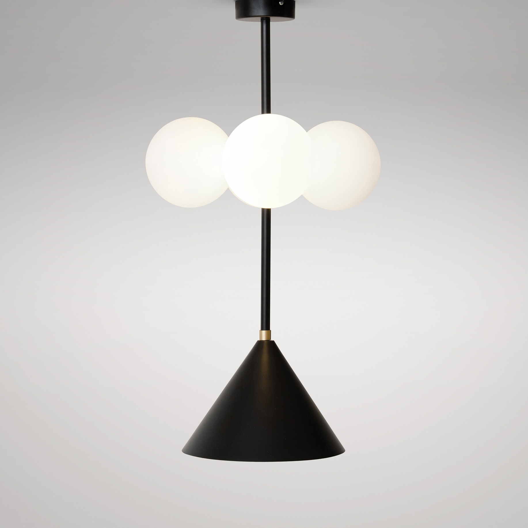 Mostra il prodotto Axis cone and globes - metal del produttore Atelier Areti
