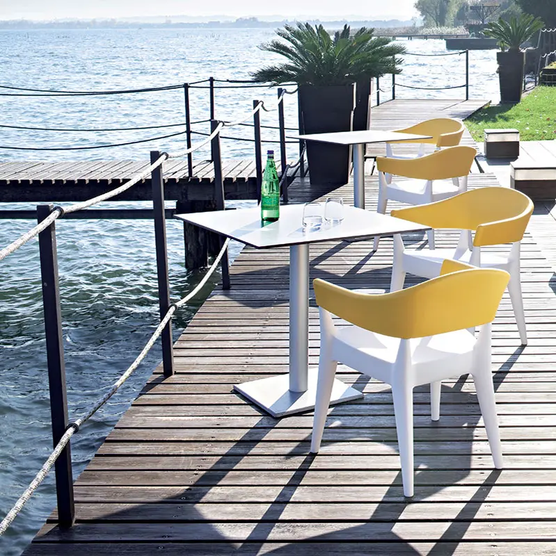 ALMA Design - Alghi Table
