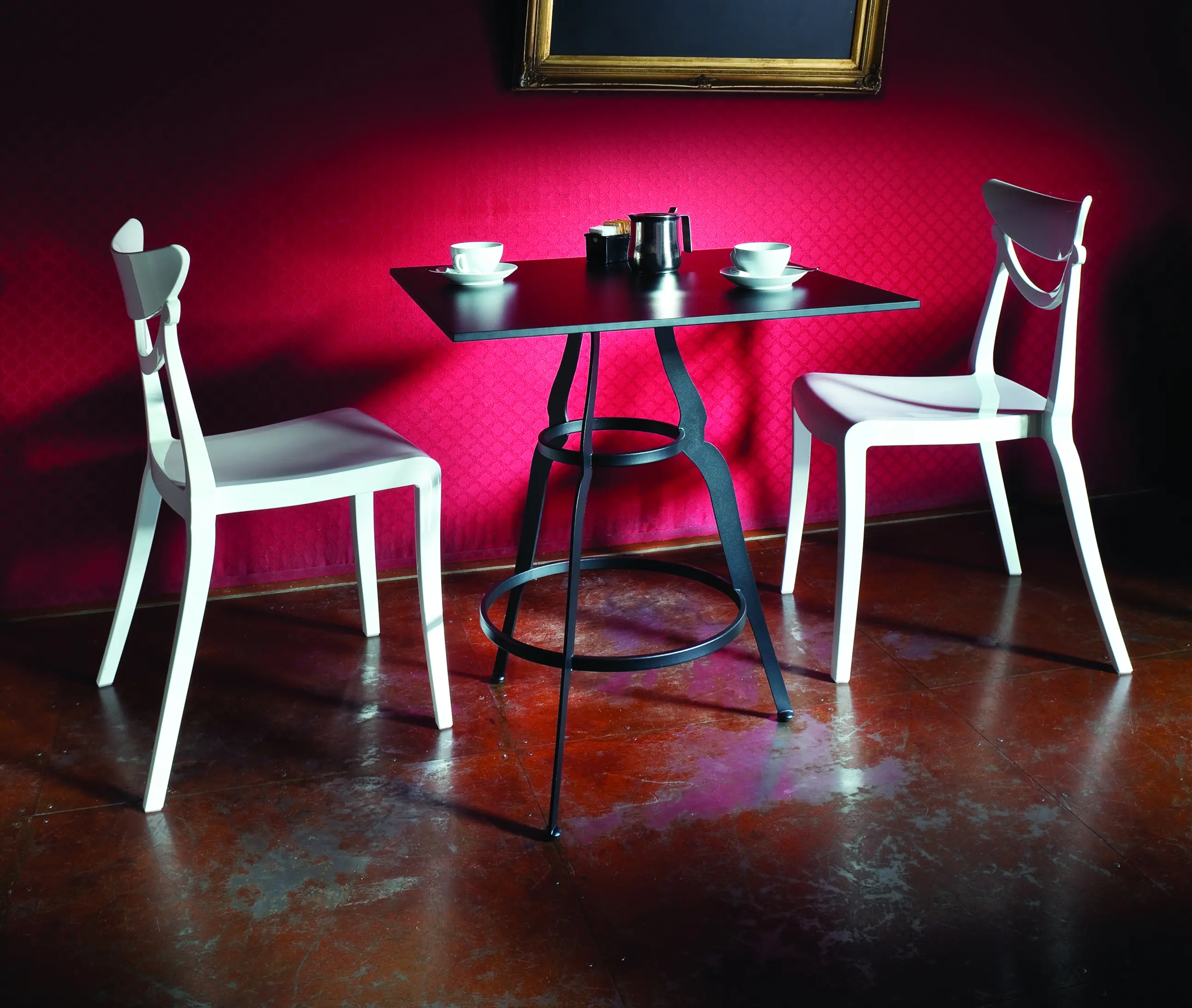 ALMA Design - Bistro Table