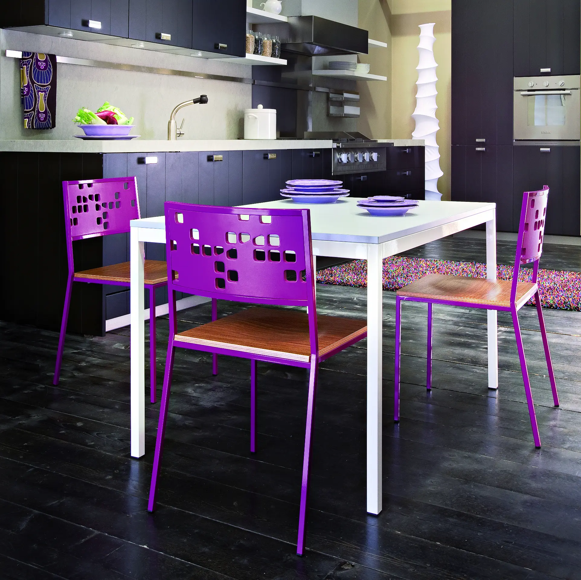 ALMA Design - Edward Table