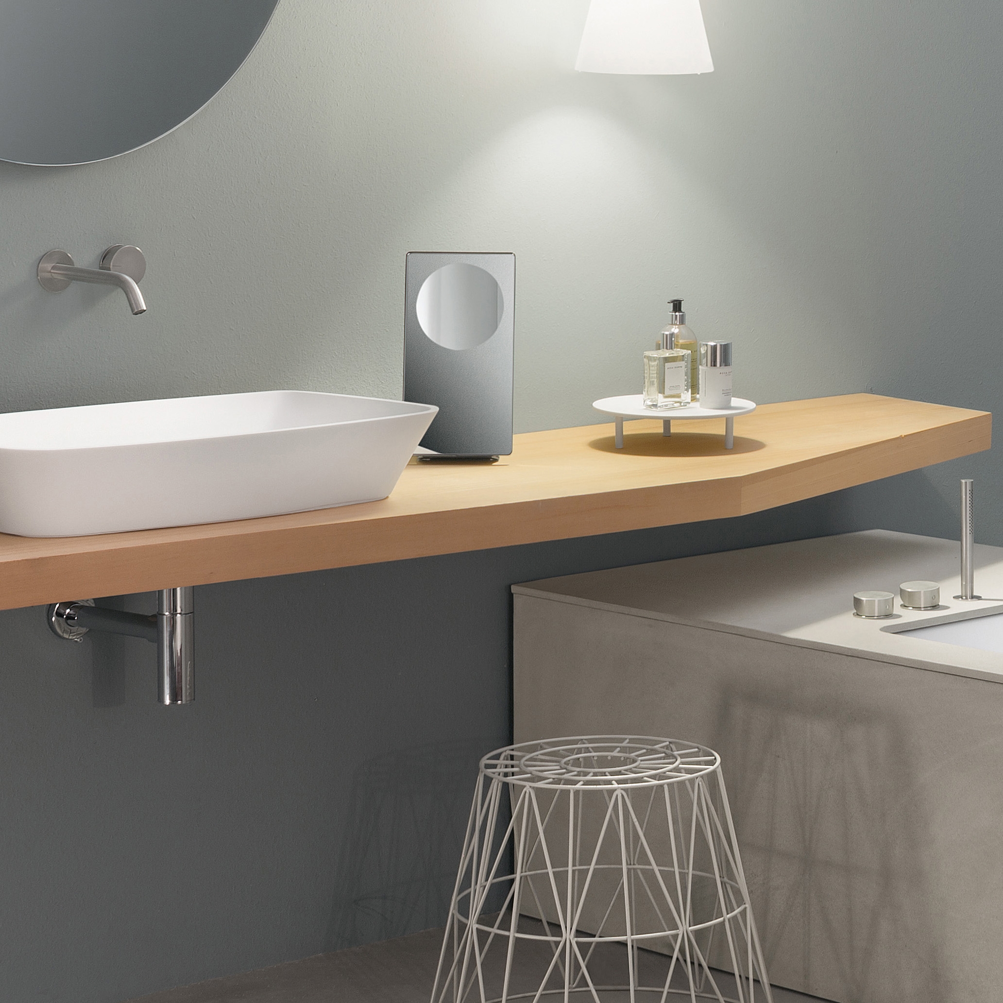 Produkt Wing Table des Herstellers MAKRO anzeigen