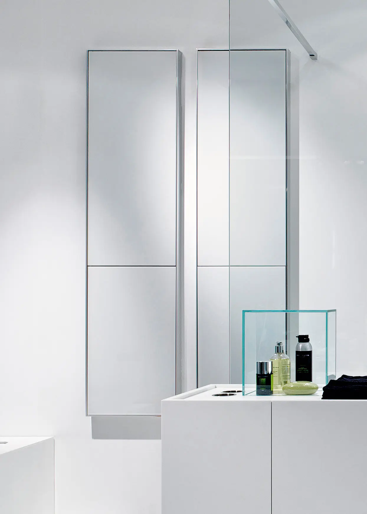 MAKRO - Wall