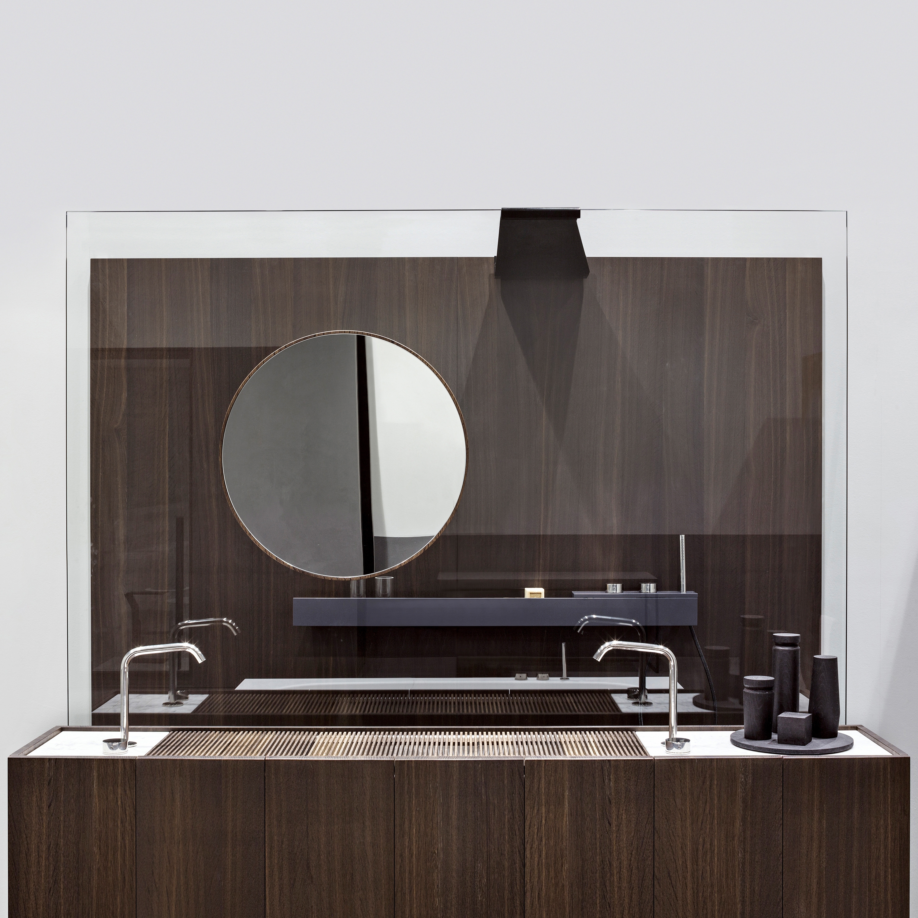 Produkt M30 Mirror des Herstellers MAKRO anzeigen