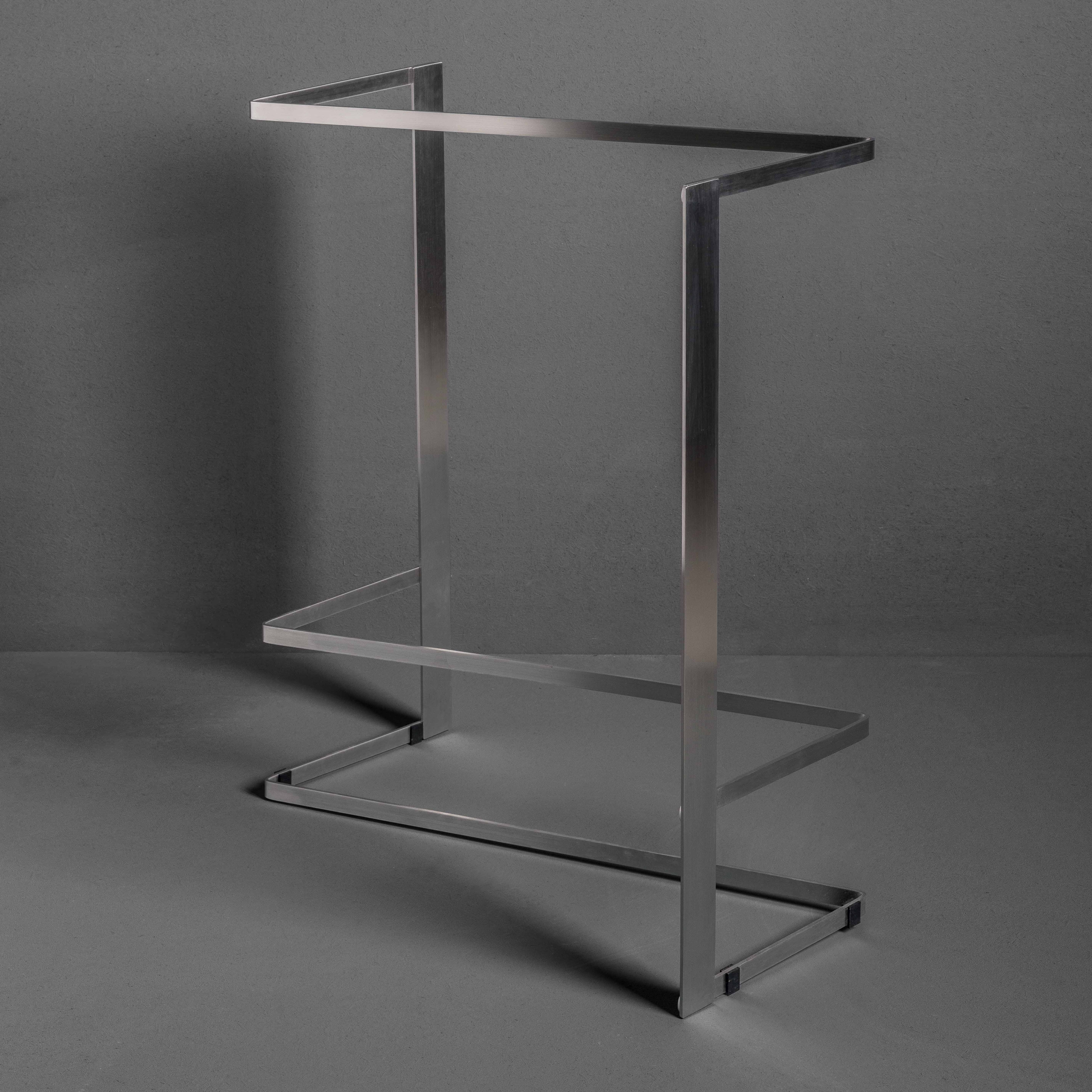 Produkt Twenty Freestanding Towel Rail des Herstellers MAKRO anzeigen