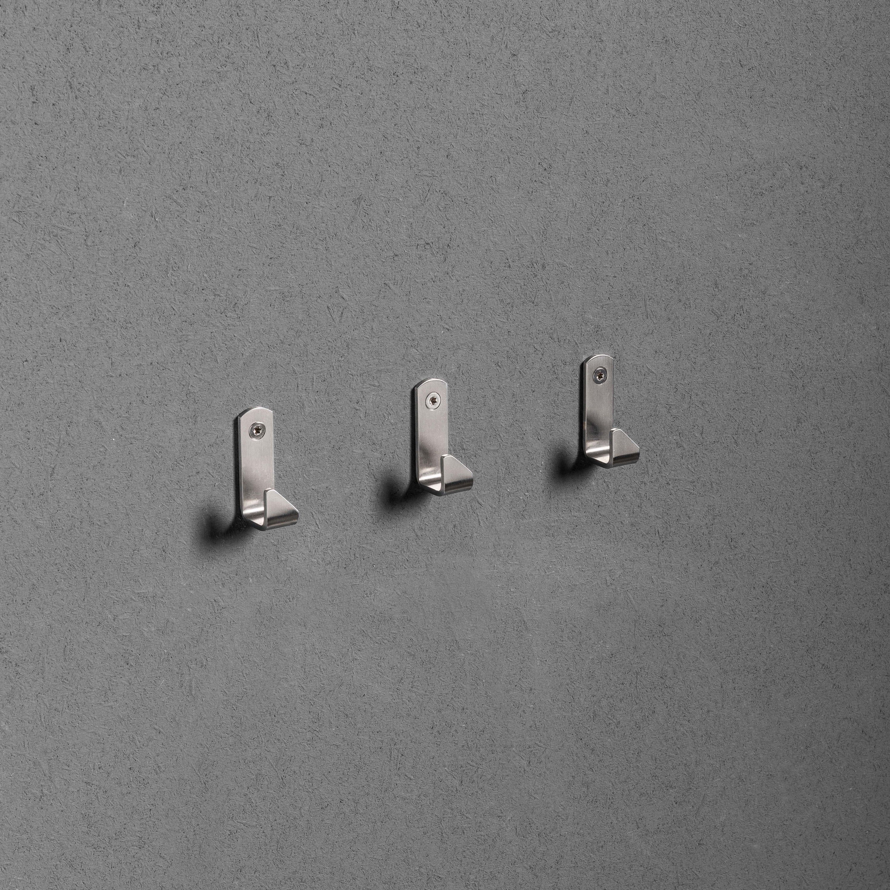 Produkt Twenty Hooks des Herstellers MAKRO anzeigen