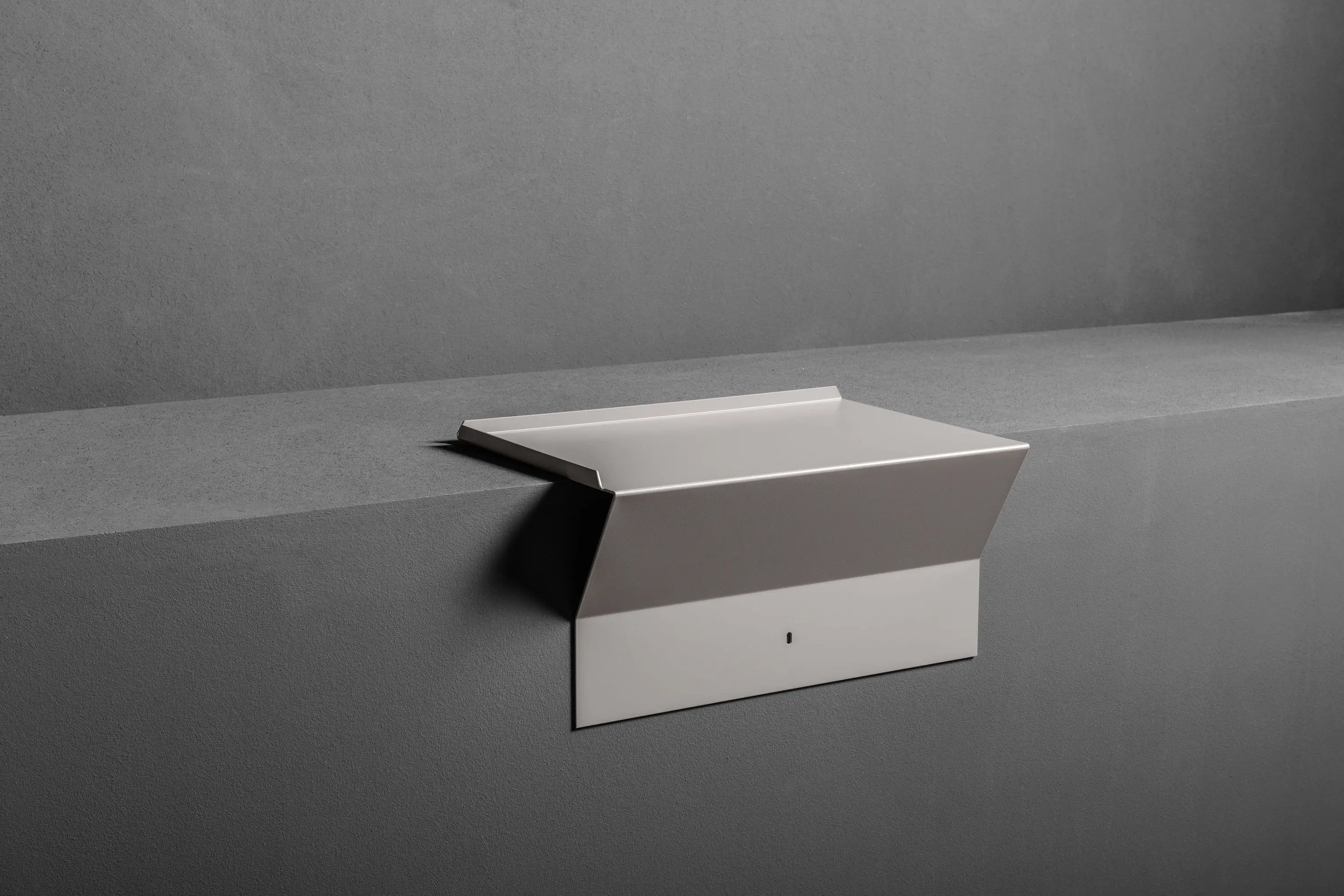 MAKRO - Type Suspended Side Table