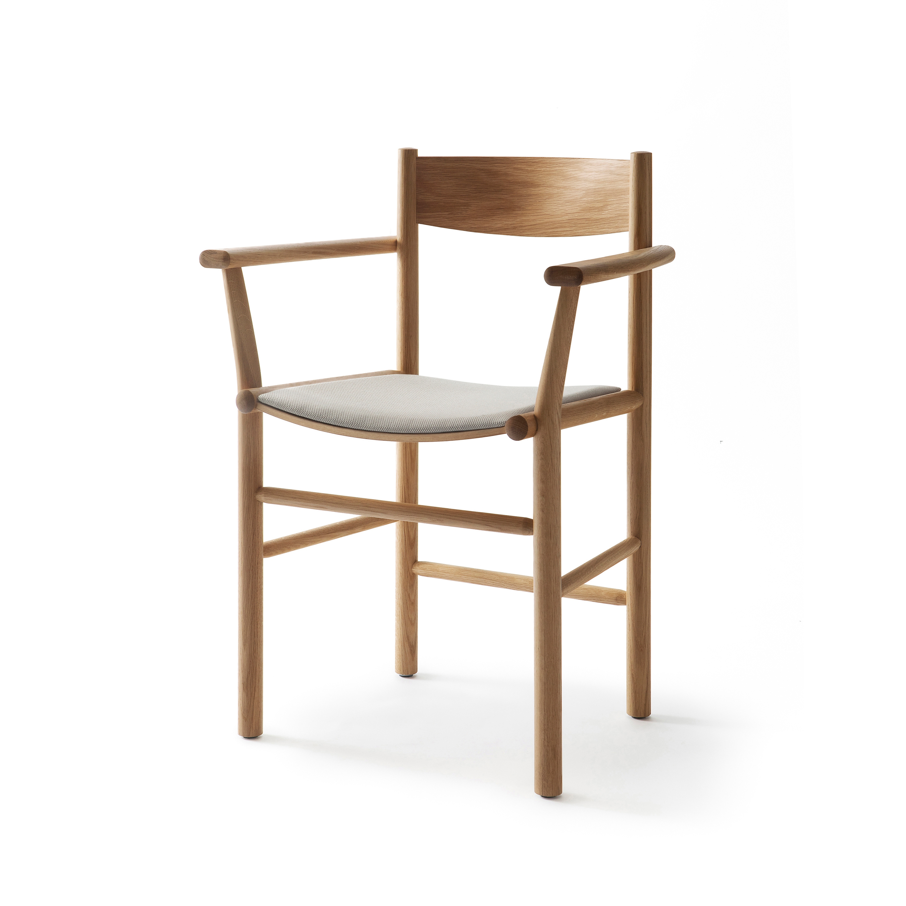 Produkt Linea | Akademia 
Armchair des Herstellers Nikari anzeigen