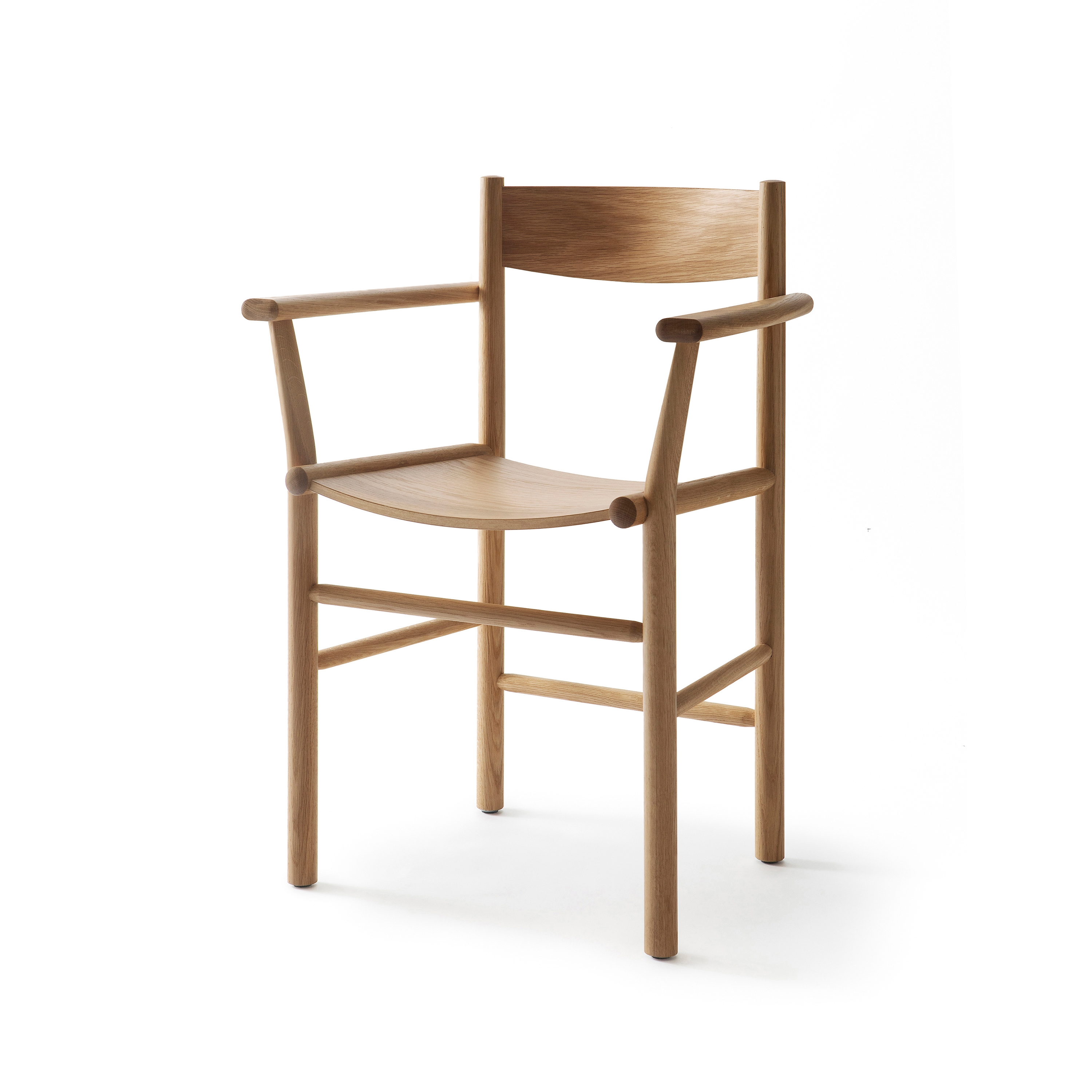 Linea | Akademia 
Armchair