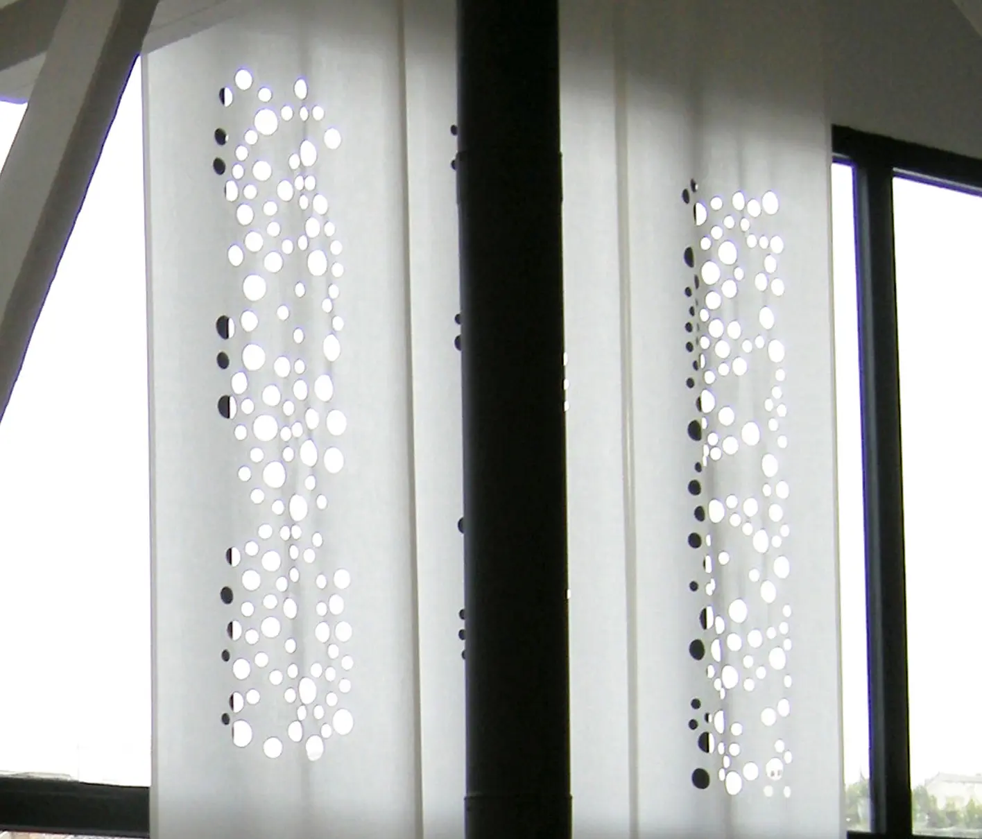 Lily Latifi - Bulles