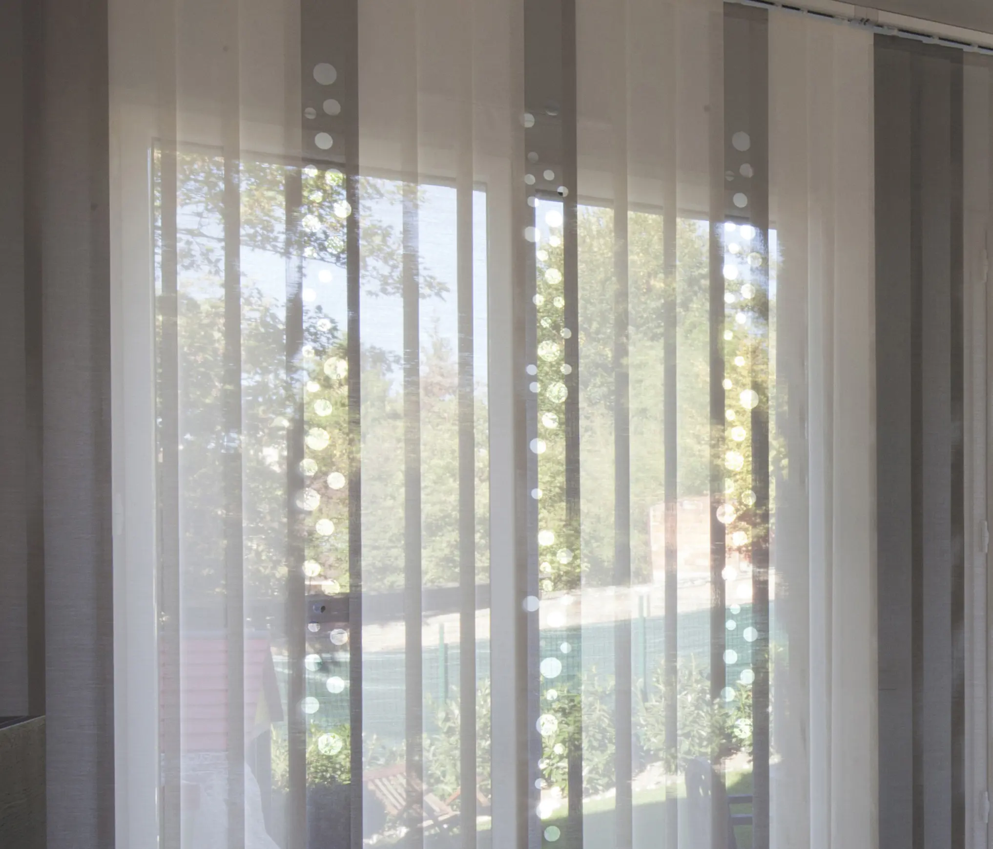 Lily Latifi - Bubbles