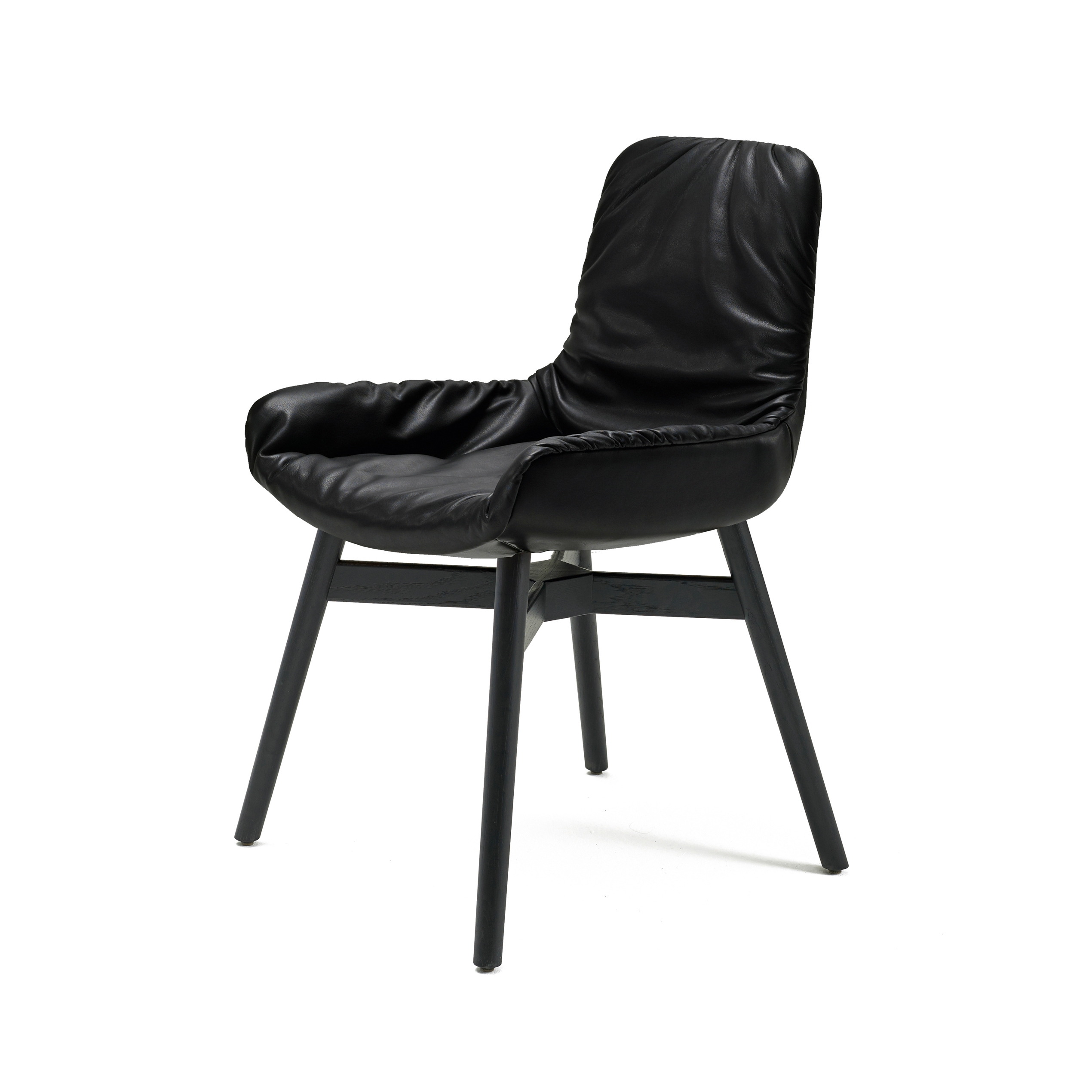 Produkt Leya | Armchair Low mit Holz mit Kreuzzarge des Herstellers FREIFRAU MANUFAKTUR anzeigen