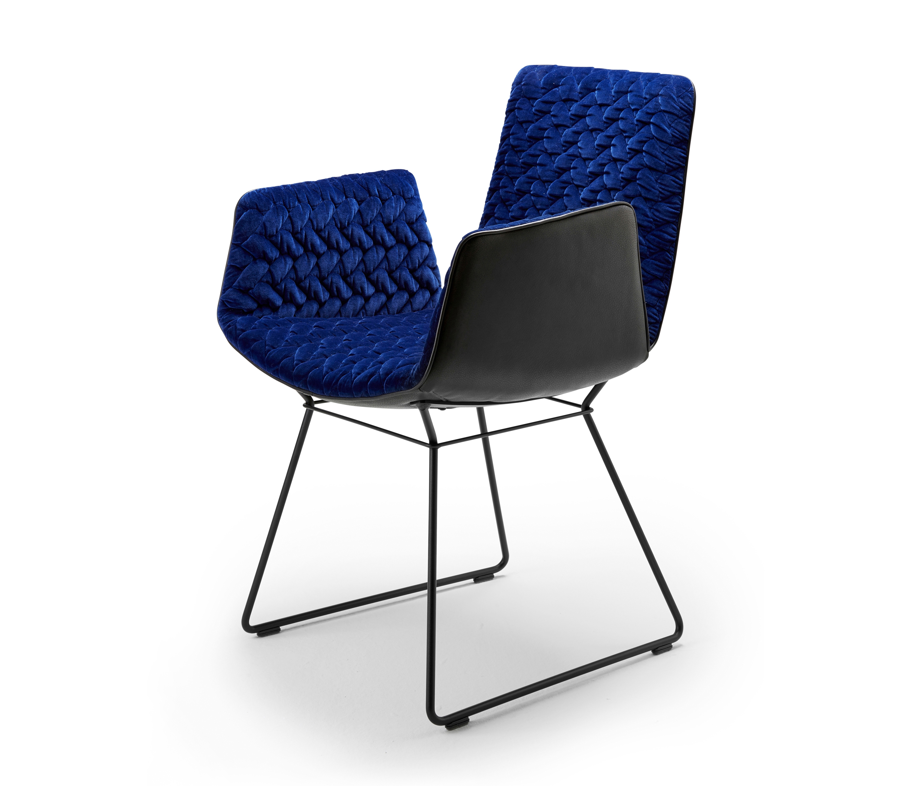 Produkt Amelie | Armchair High mit Drahtgestell des Herstellers FREIFRAU MANUFAKTUR anzeigen