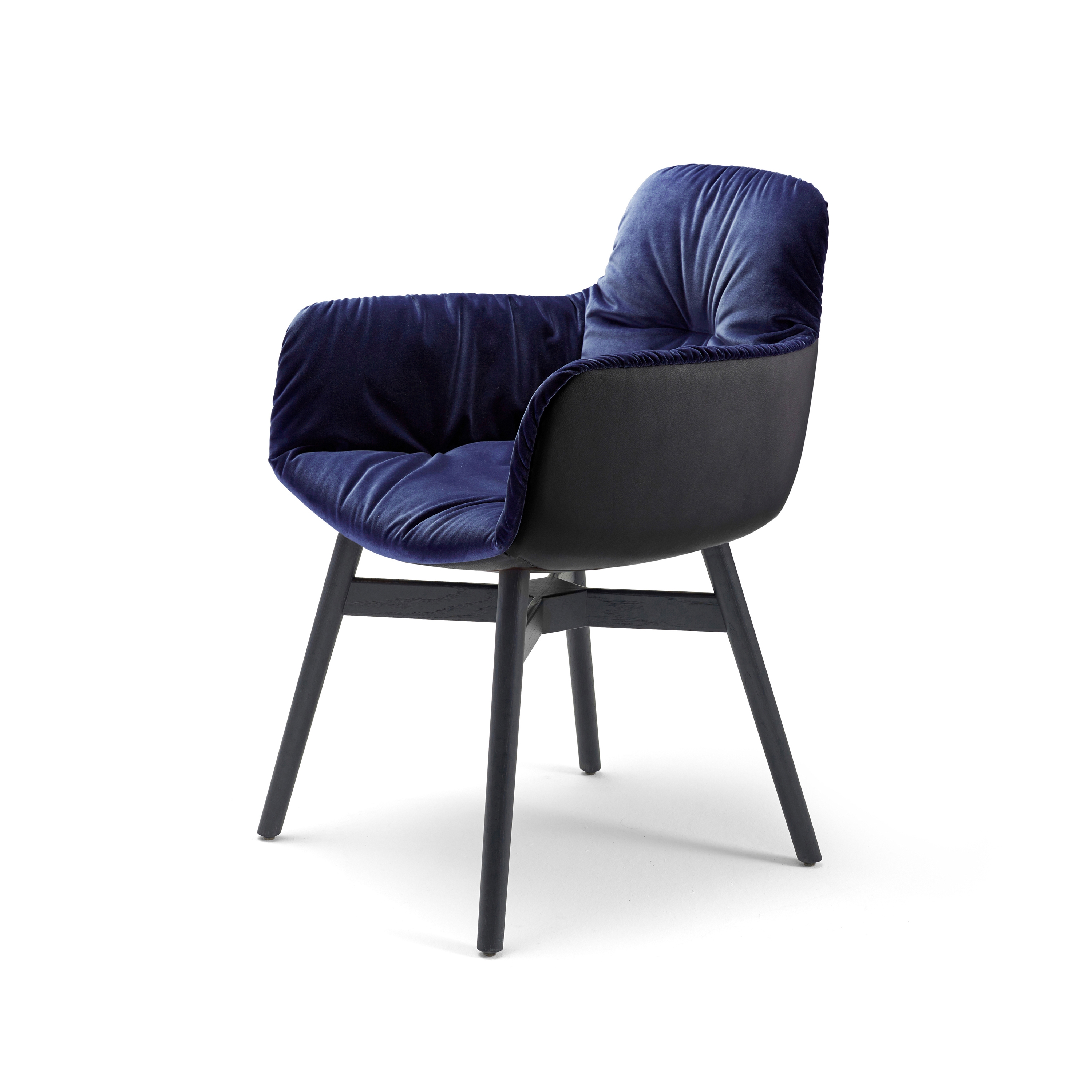 Display product Leya | Armchair High with wooden frame with cross from manufacturer FREIFRAU MANUFAKTUR