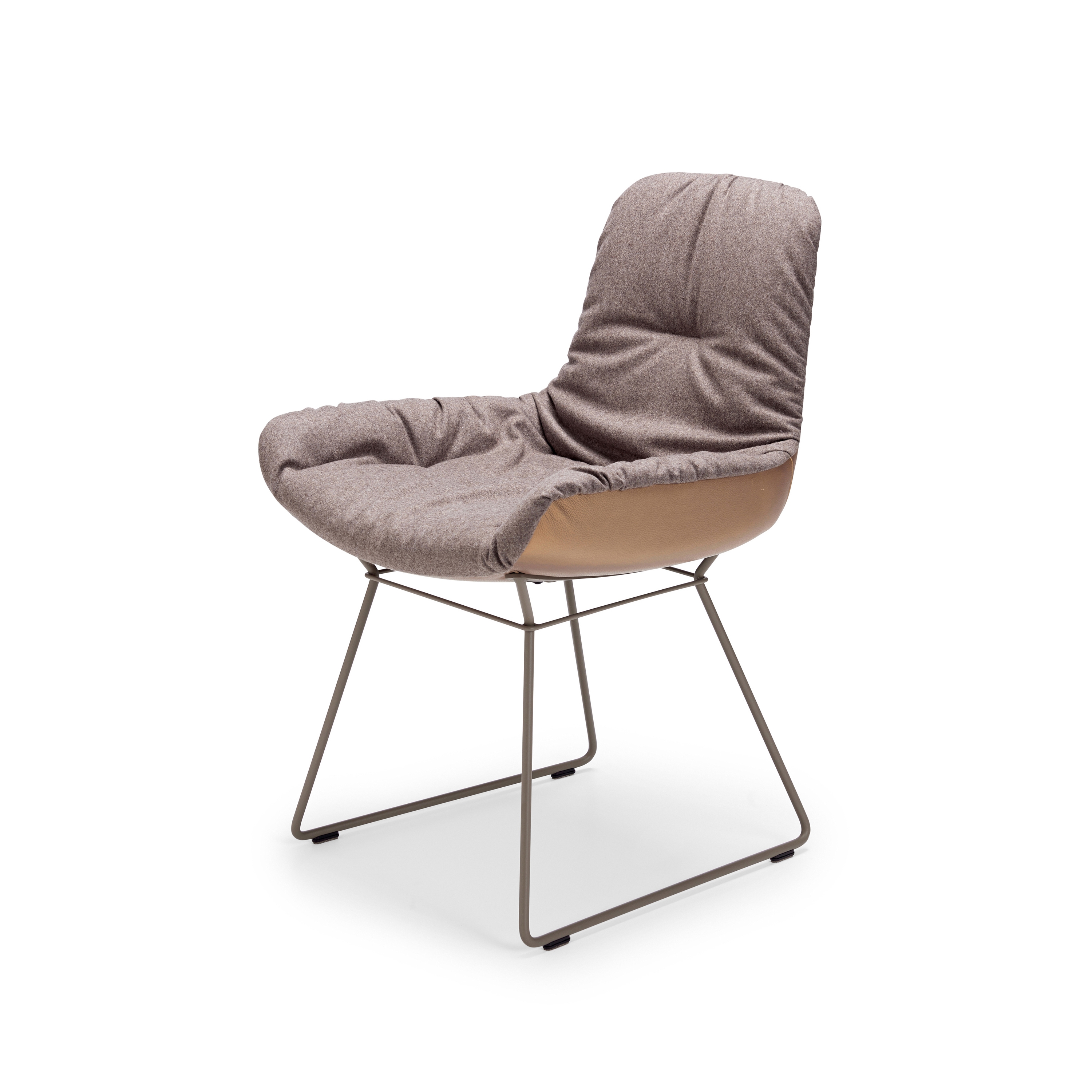 Leya | Armchair Low with wire frame