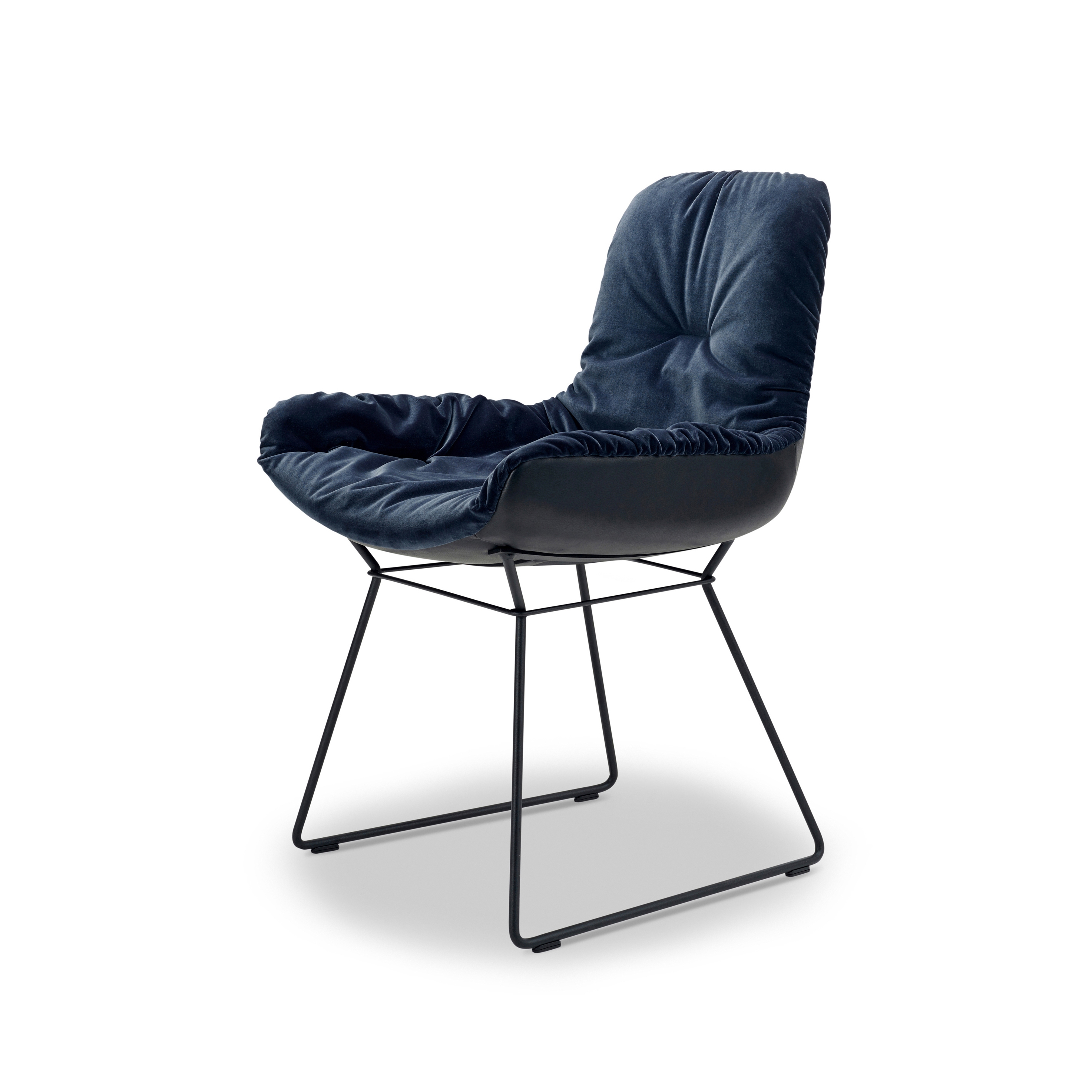 Leya | Armchair Low with wire frame