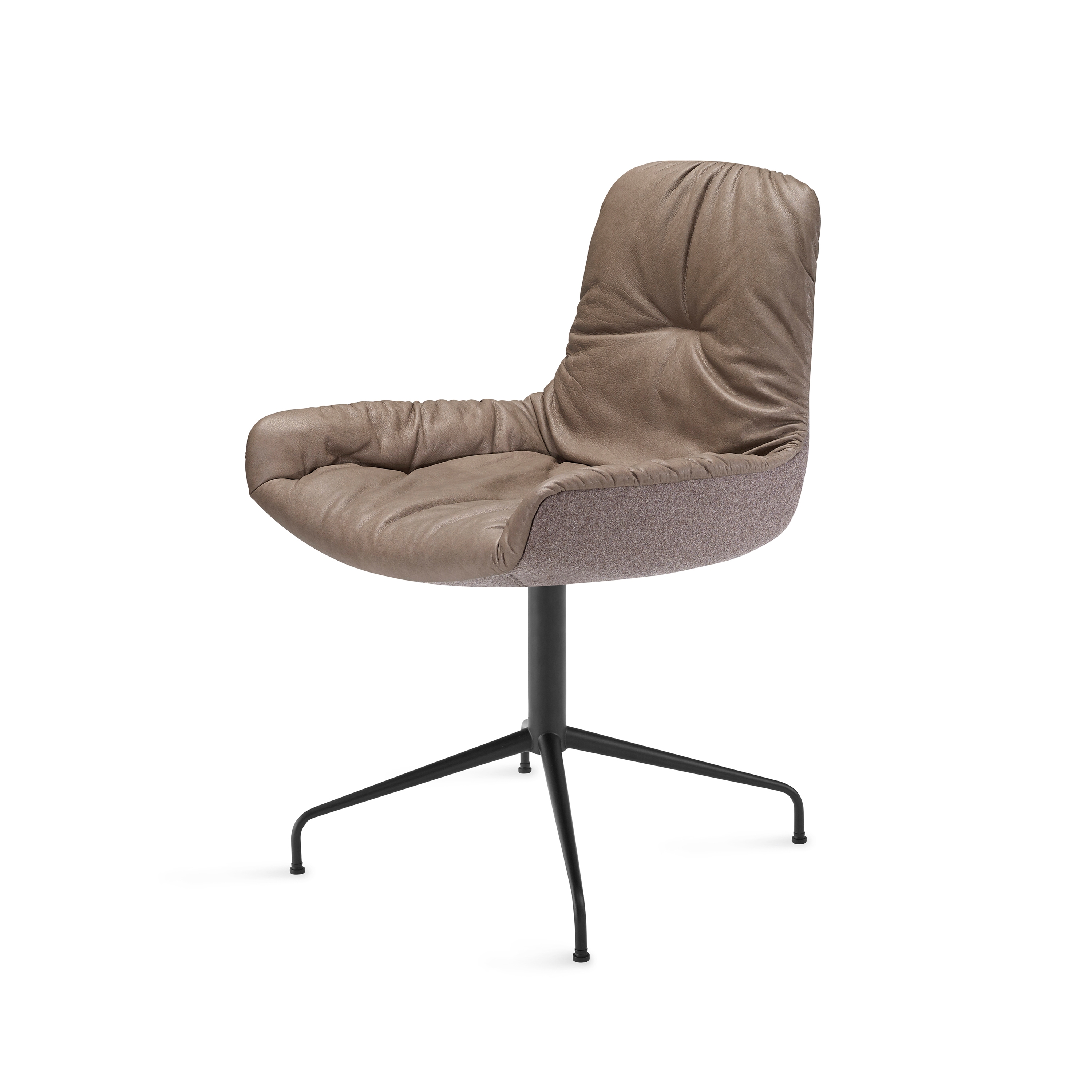 Mostrar el producto Leya | Armchair Low with trestle leg del fabricante FREIFRAU MANUFAKTUR