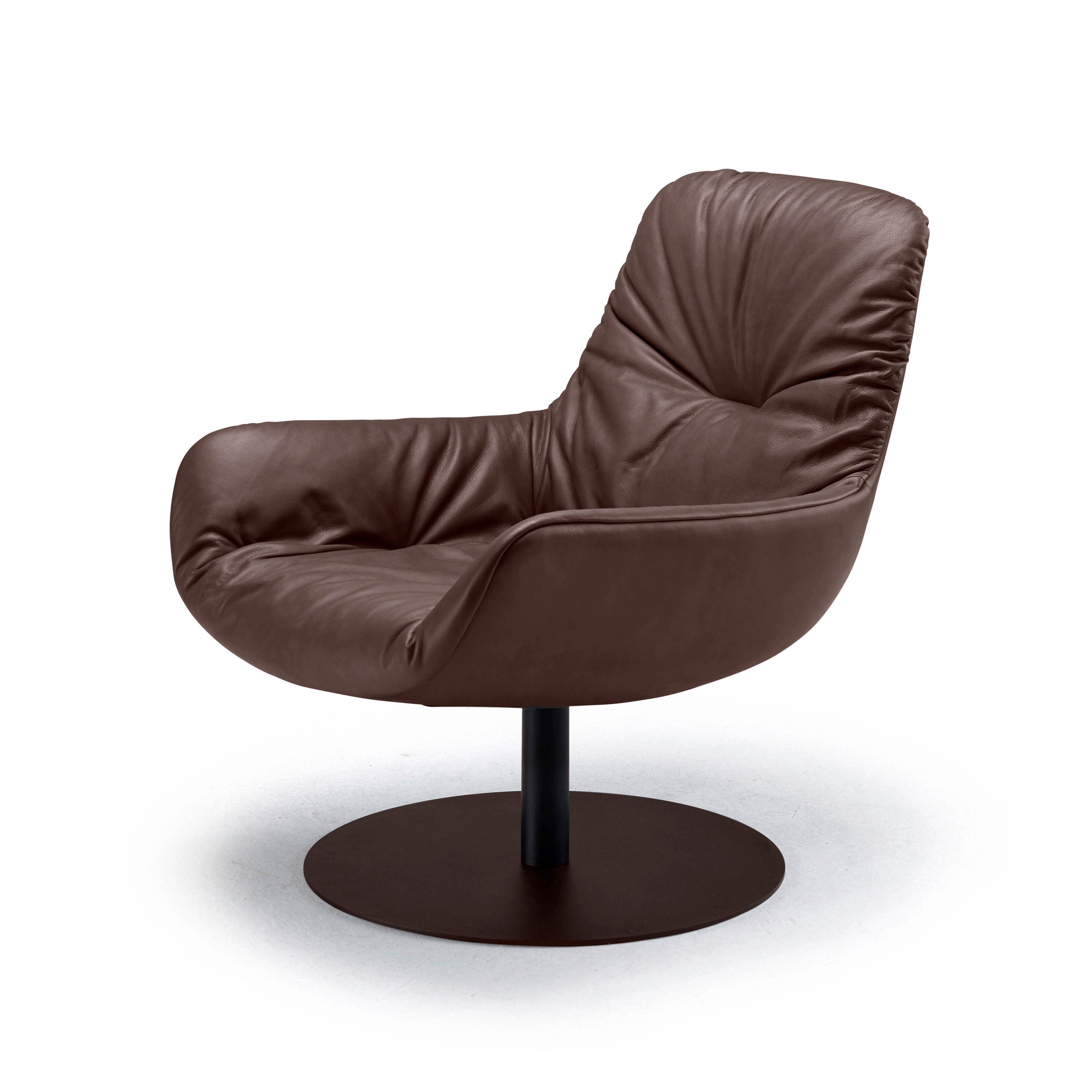 Leya | Lounge Chair with central leg