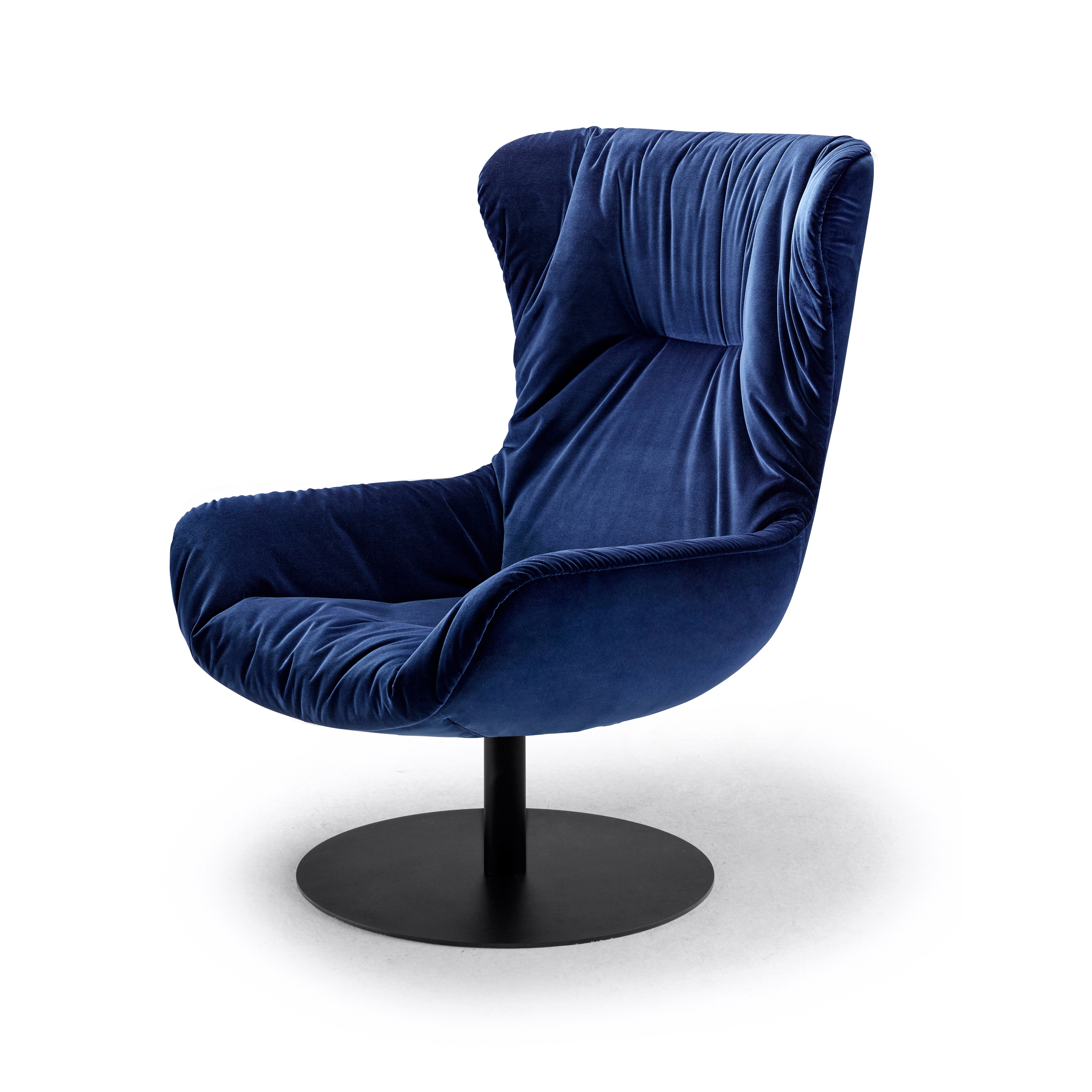 Display product Leya | Wingback Chair with central leg from manufacturer FREIFRAU MANUFAKTUR