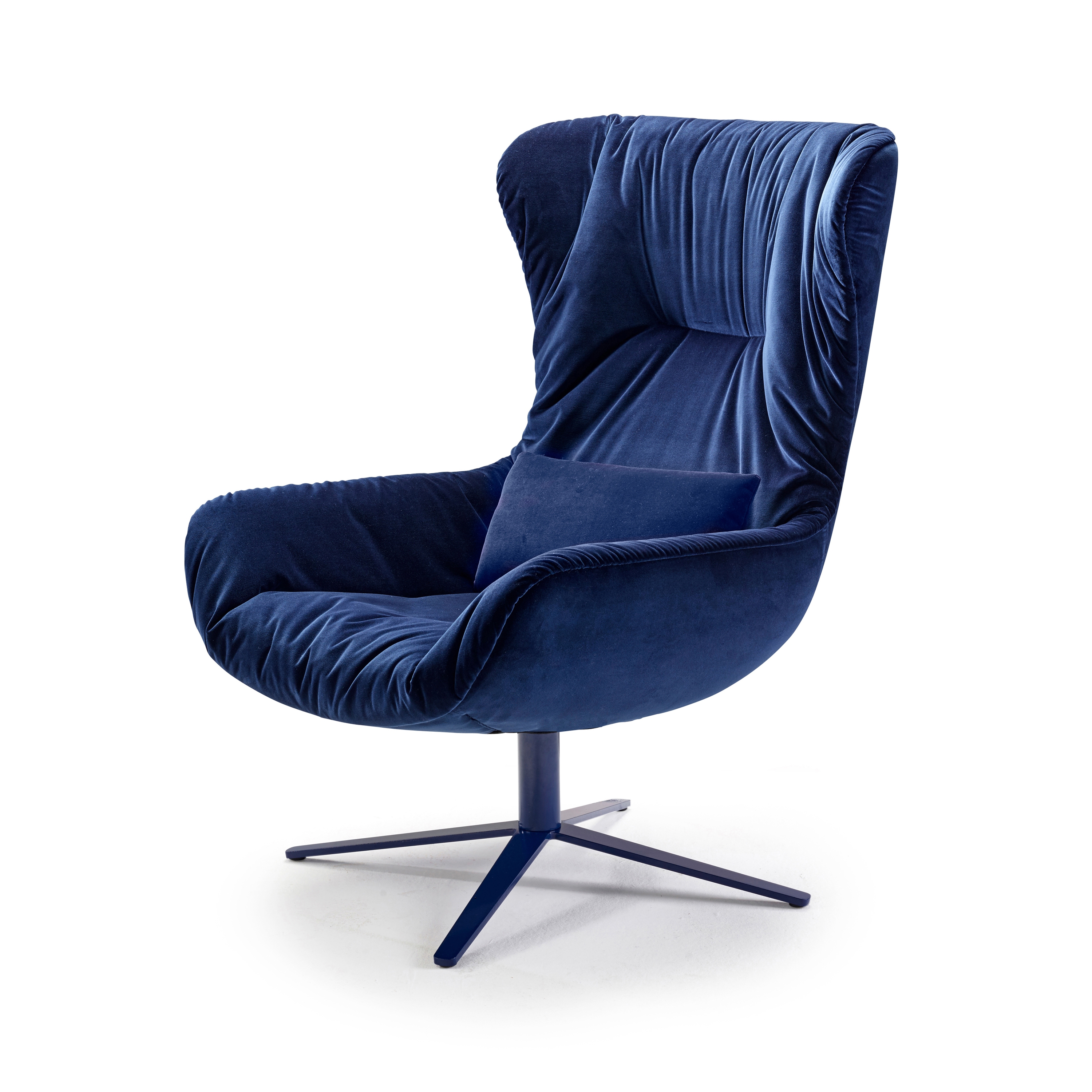 Mostra il prodotto Leya | Wingback Chair with x-base frame del produttore FREIFRAU MANUFAKTUR